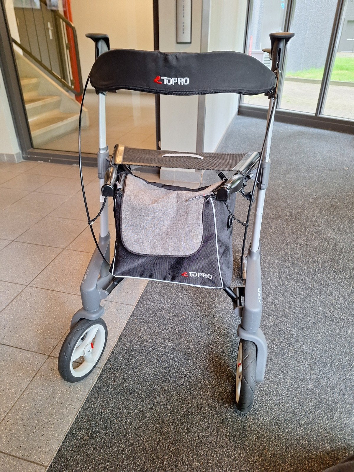 Foto 18 van Rollator lichtgewicht topra troja 5Glees beschrijving NW.ST