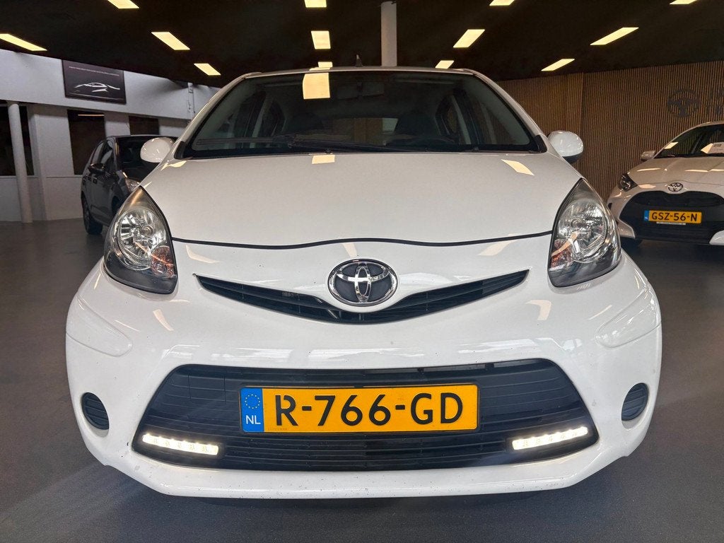 Toyota Aygo 1.0 VVT-i Access, Auto's, Voorwielaandrijving, Euro 5, Stof, Gebruikt