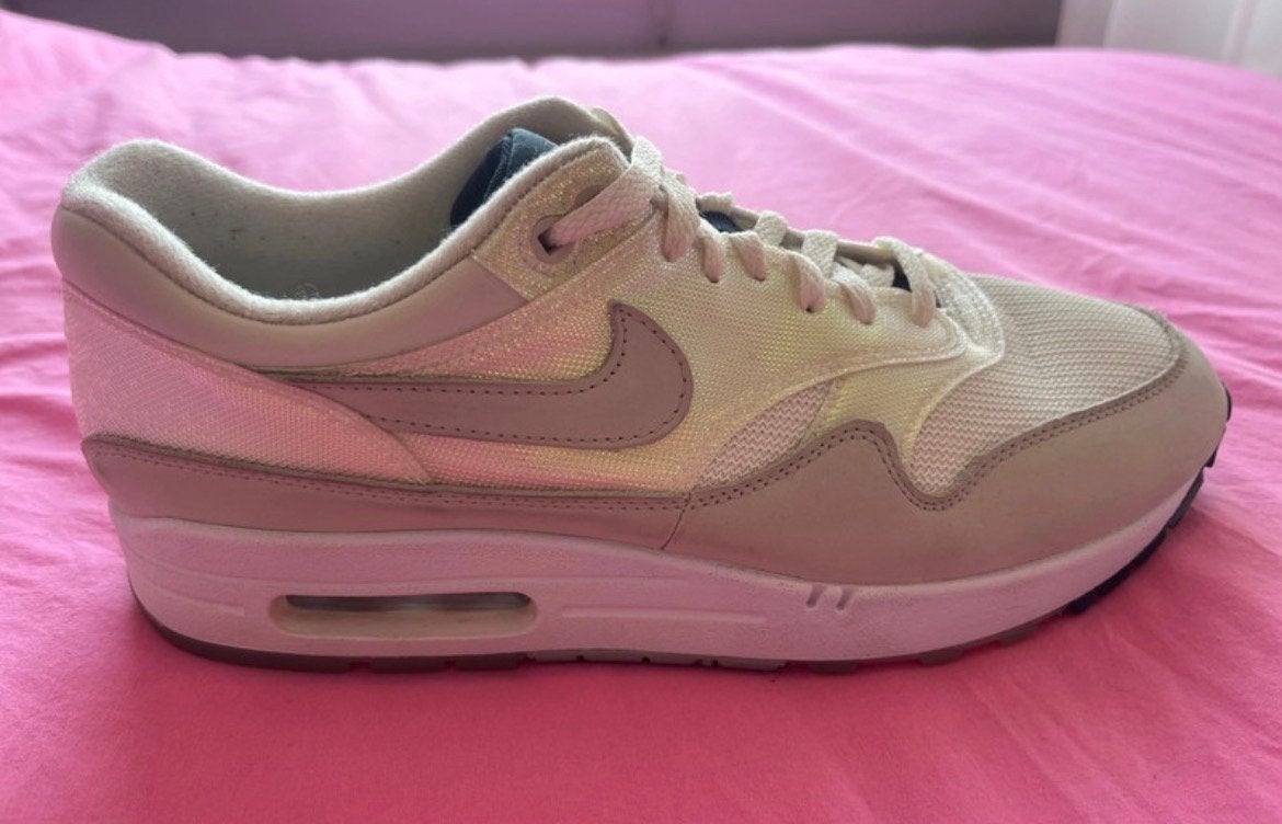 Nike Air Max La Ville Lumiere 42.5, Ophalen of Verzenden, Zo goed als nieuw, Beige, Sneakers of Gympen