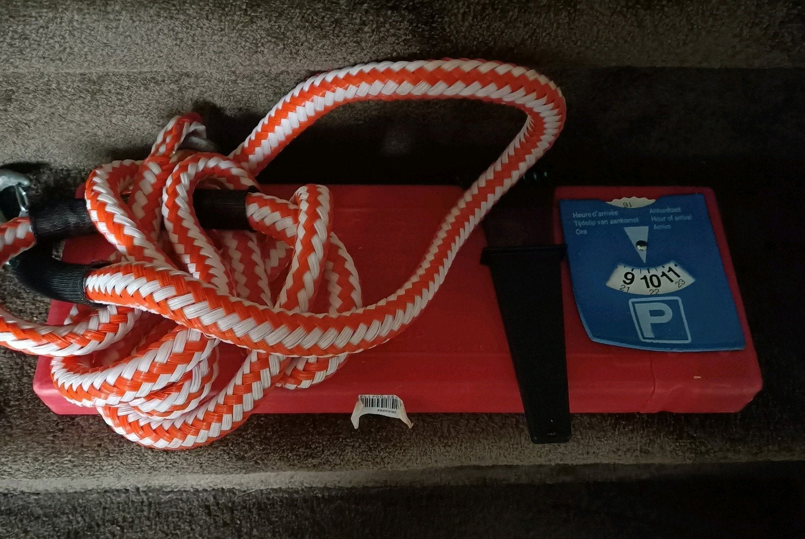 Auto:sleepkabel,️krabber,️kaart,gevarendriehoek!, Ophalen