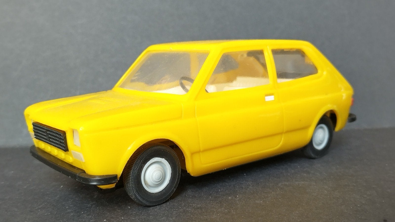 Fiat 127 1:20 Piko Anker DDR Pol, Auto, Verzenden, Ddr, Zo goed als nieuw