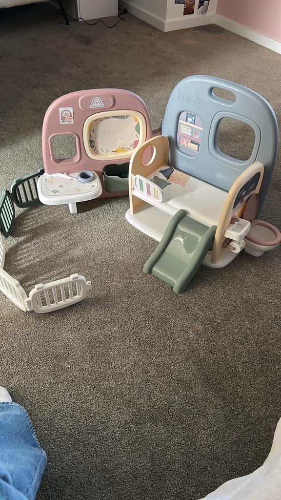Baby verzorgingscentrum voor poppen, Kinderen en Baby's, Speelgoed | Poppenhuizen, Ophalen, Zo goed als nieuw, Toebehoren
