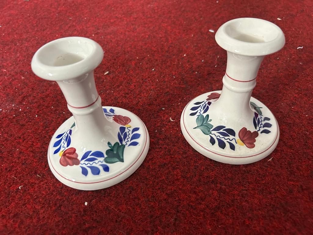 Set van 2 Boch Frères boerenbont kaarsenstandaards, Antiek en Kunst, Ophalen, Keramiek of Aardewerk