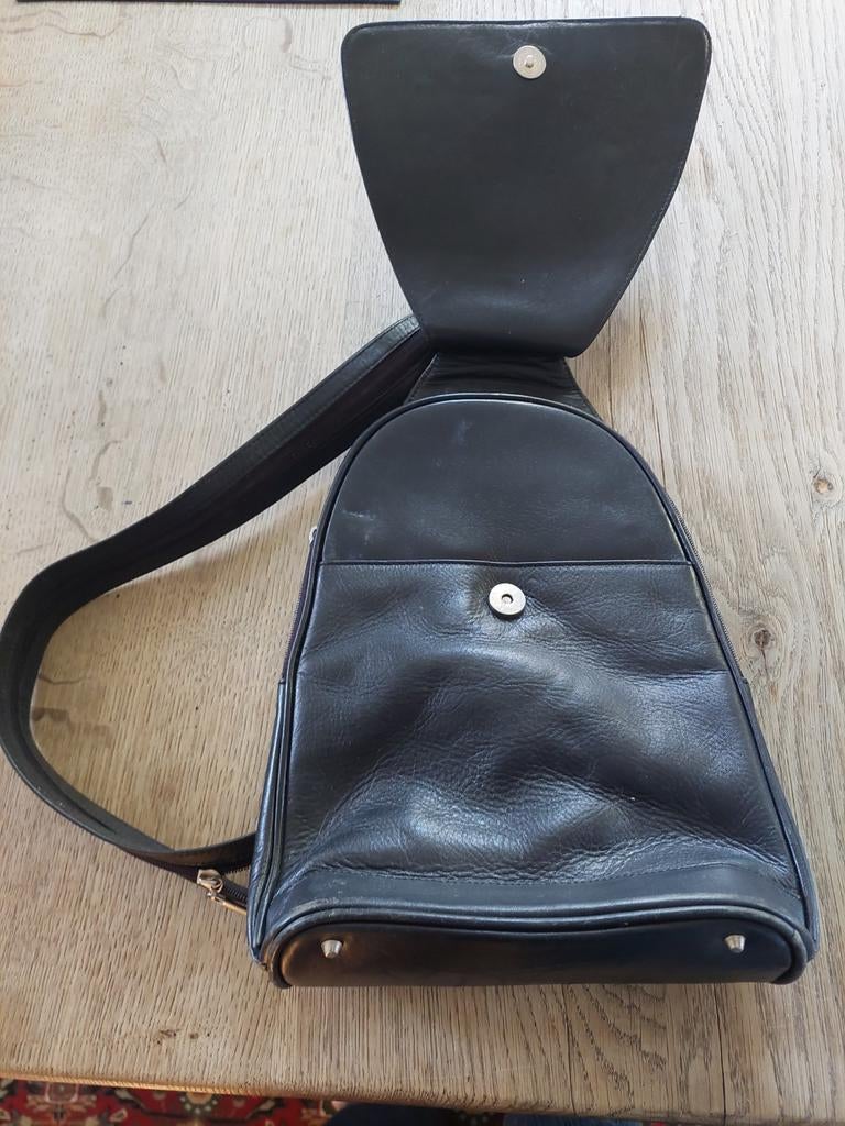 Zwarte Leren Sling Bag / Schoudertas, Overige merken, Gebruikt, 25 tot 40 cm, Ophalen of Verzenden