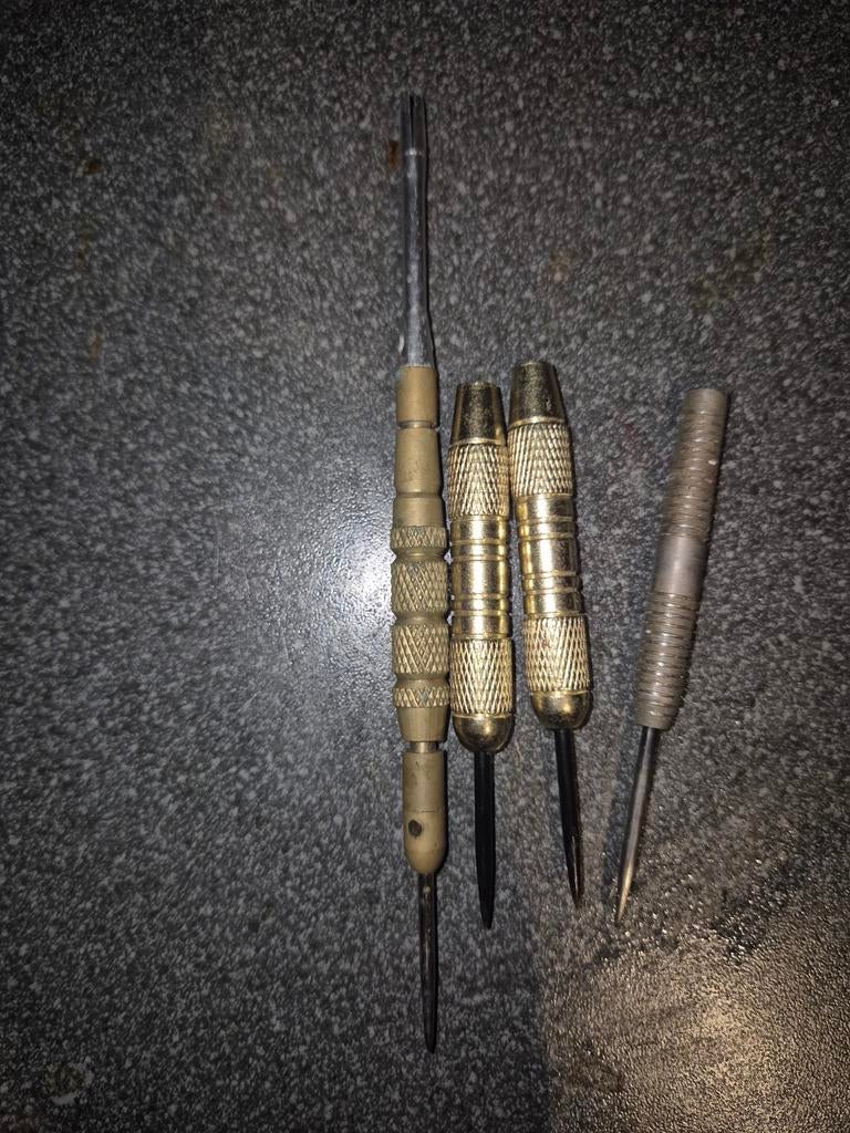 Diverse set  dartpijlen, Ophalen of Verzenden, Zo goed als nieuw, Pijlen