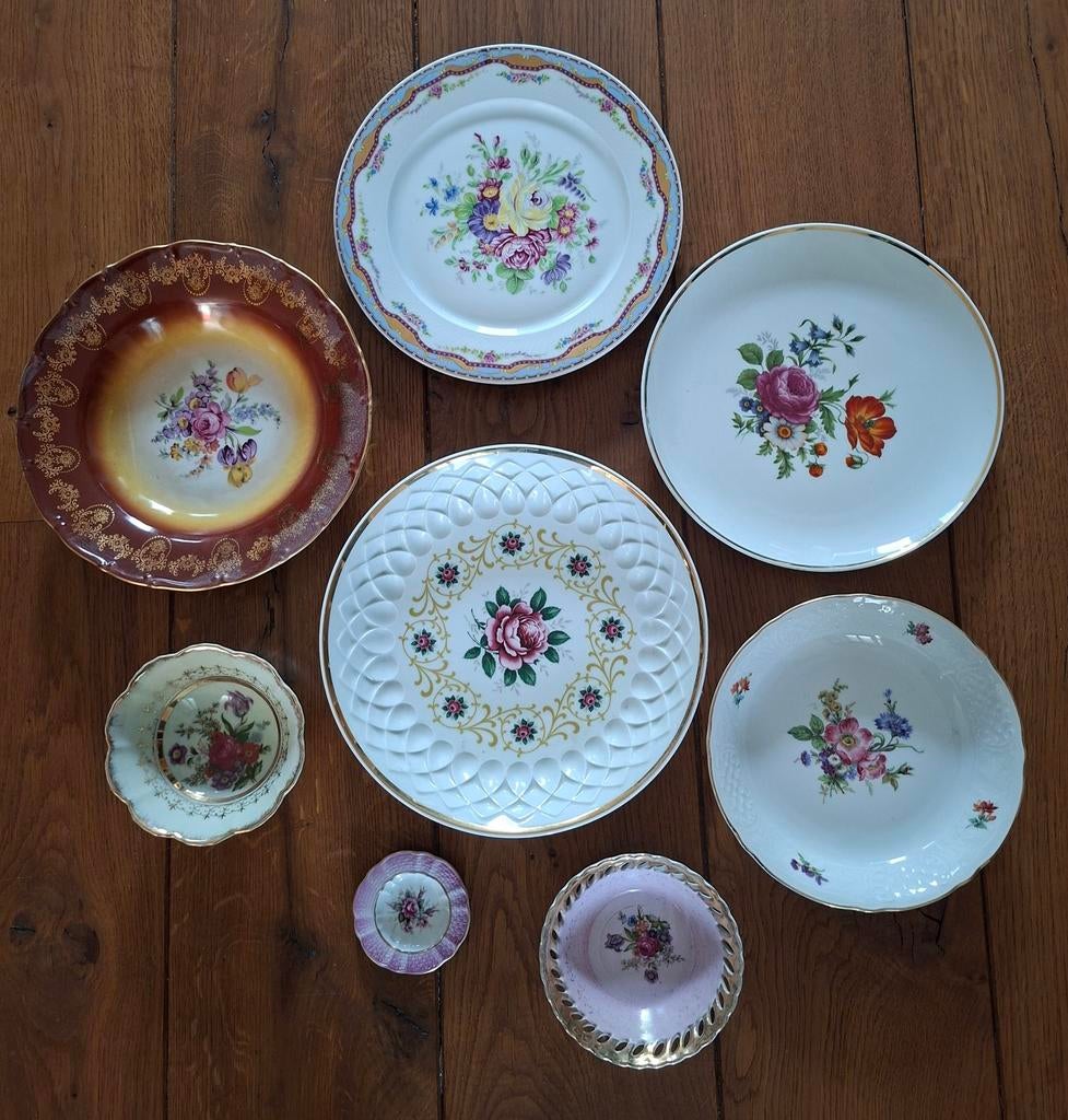 Acht diverse vintage borden/ schalen met bloemen div.merken, Huis en Inrichting, Keuken | Servies, Ophalen of Verzenden, Overige stijlen