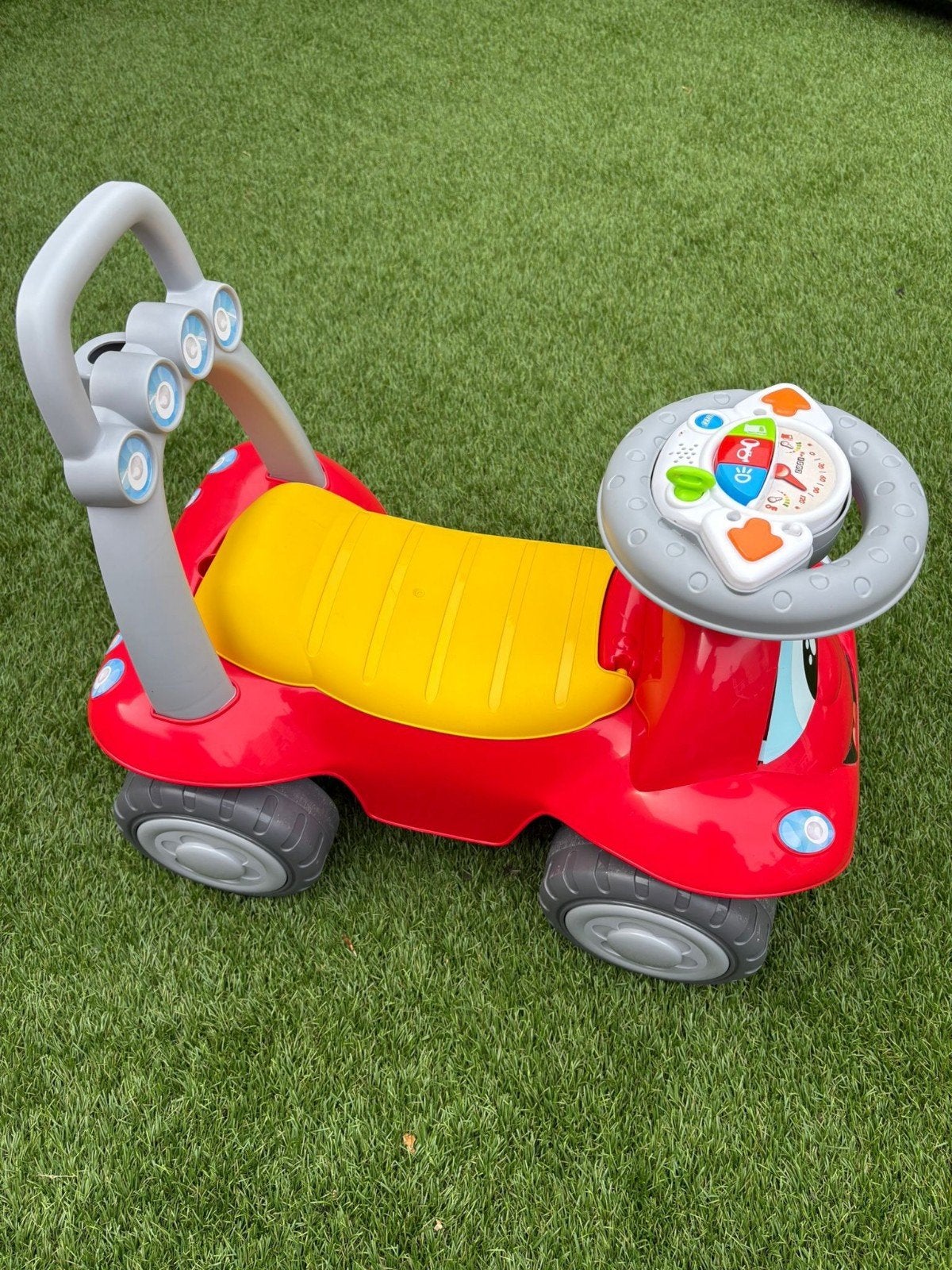 Chicco 4-in-1 Trapauto Loopauto Loopfiets Schommelauto, Ophalen, Zo goed als nieuw, Trapvoertuig