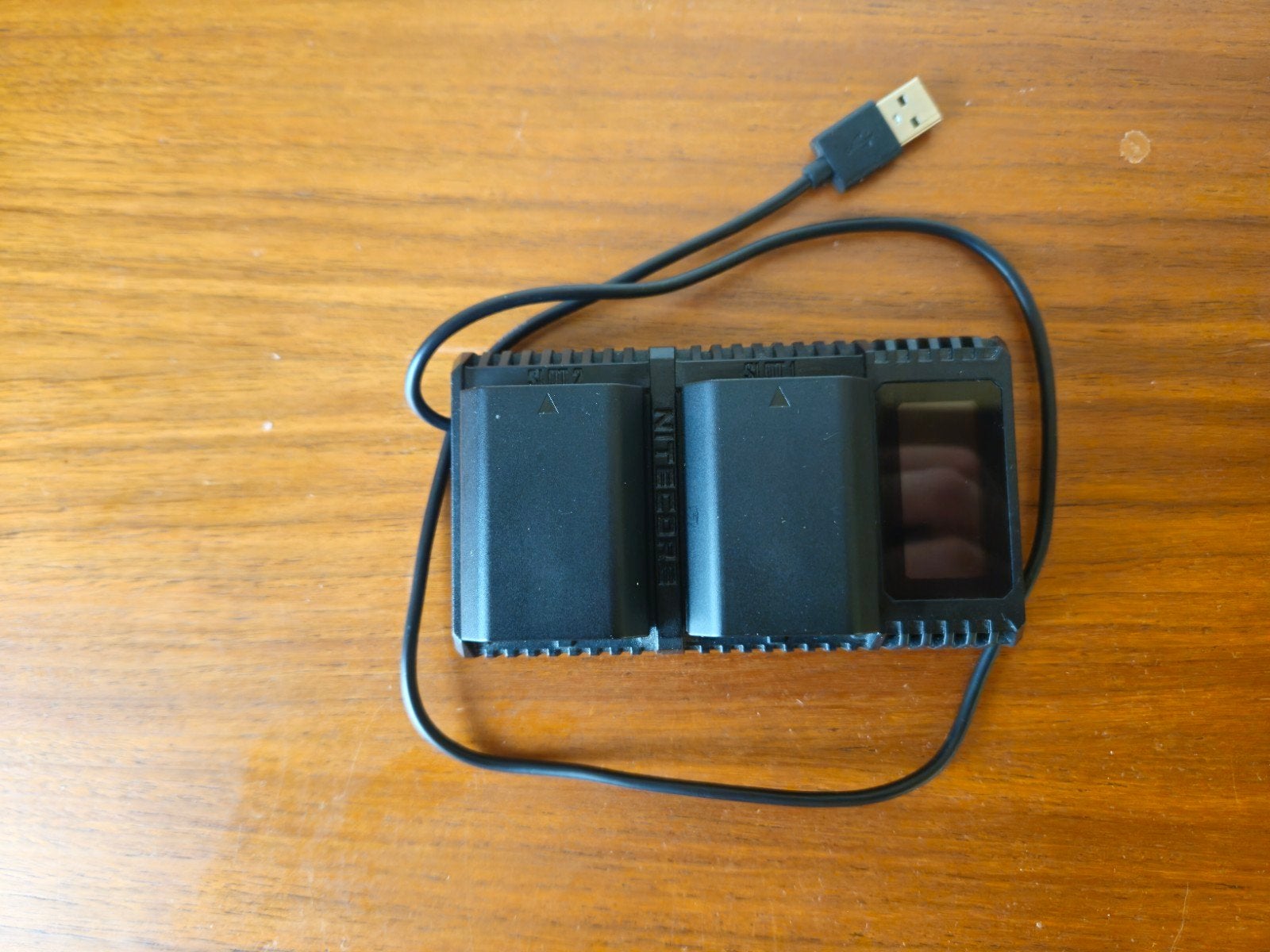 Sony accessoires: Nitecore lader, accu's, camera tas, Sony, Sony, Zo goed als nieuw, LCD-display
