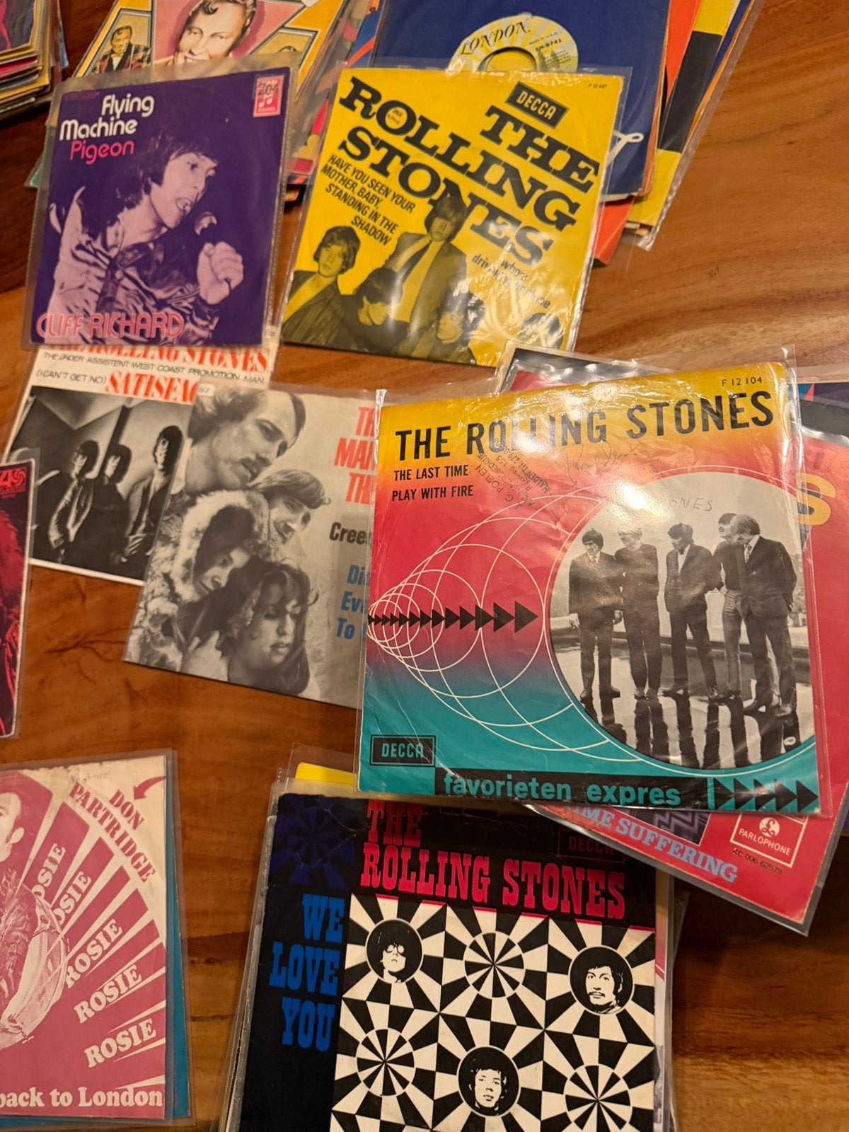 Grote collectie singles 60s veel Stones, 350 st = 350€, Ophalen of Verzenden, Gebruikt, 7 inch, Rock en Metal