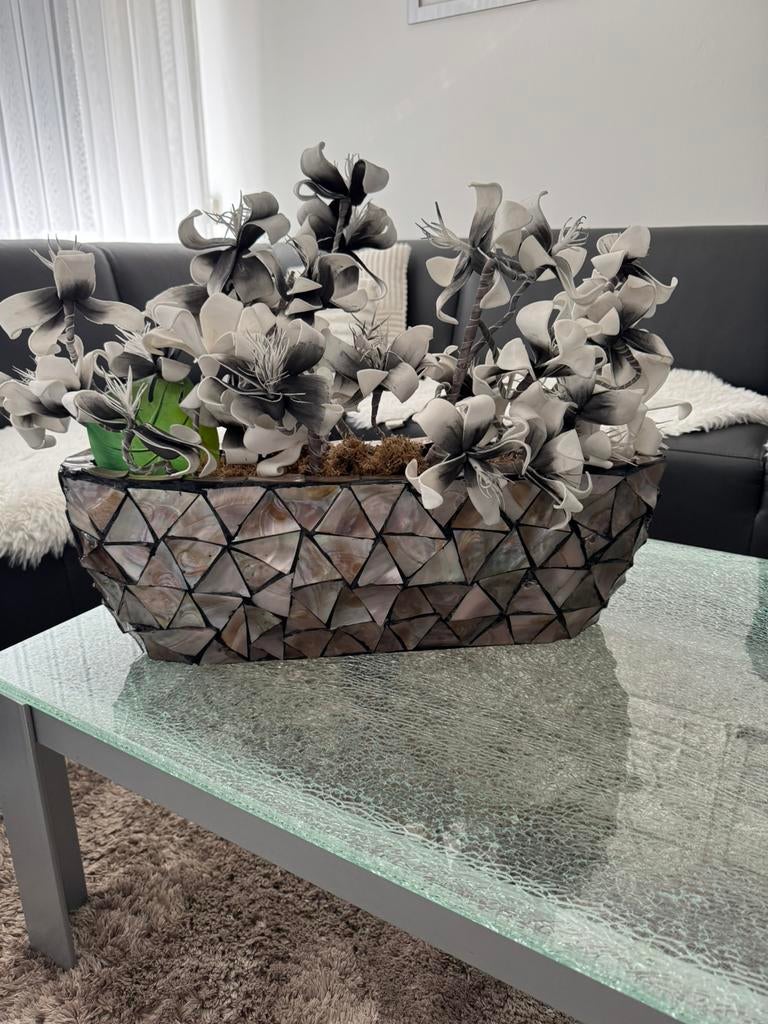Schelpenvaas design eric kuster met bloemen, Huis en Inrichting, Ophalen of Verzenden, Zo goed als nieuw