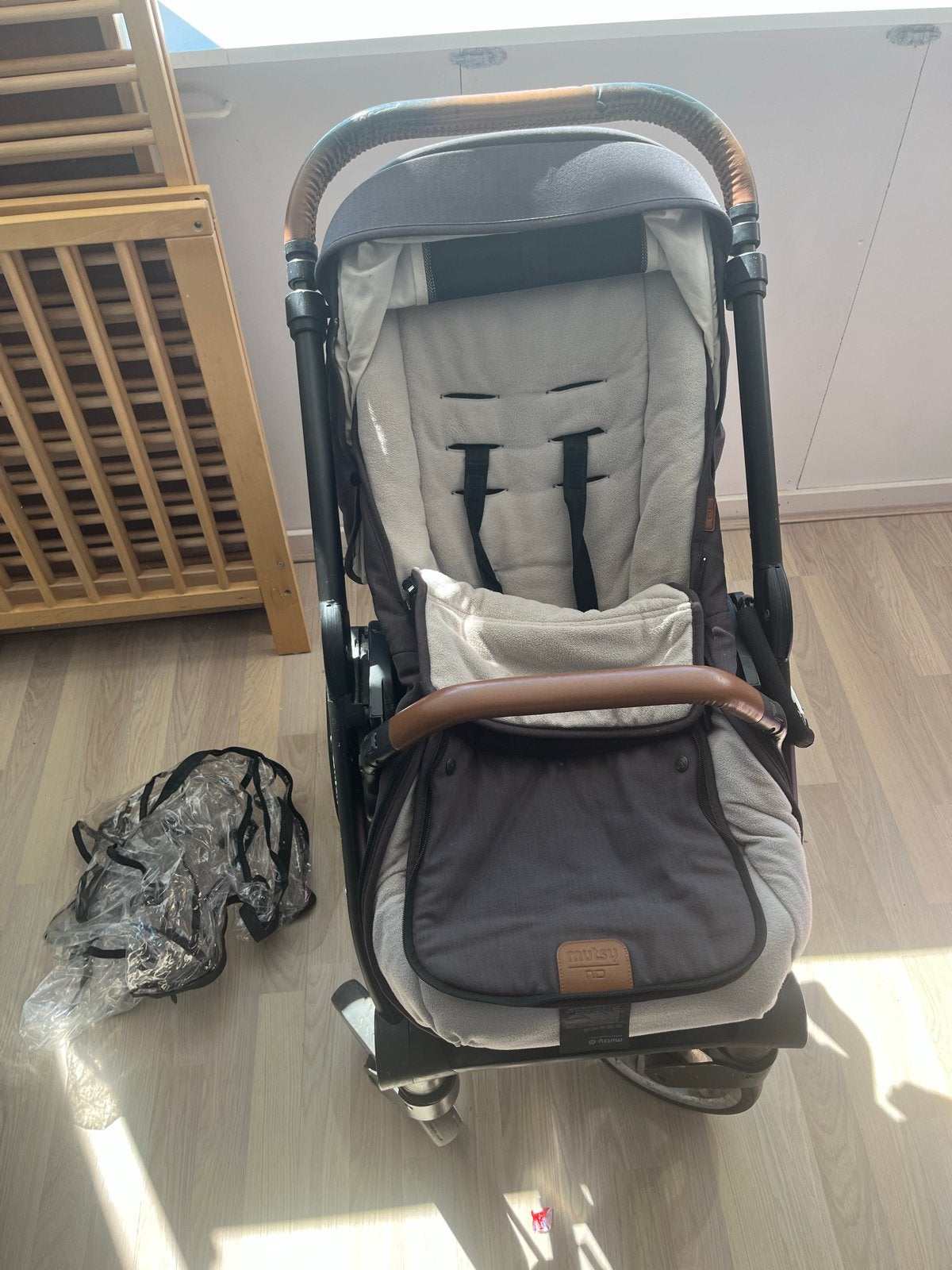 Complete Mutsy Nio Kinderwagen met reiswieg en zitdeel, Ophalen, Gebruikt, Combiwagen, Met reiswieg