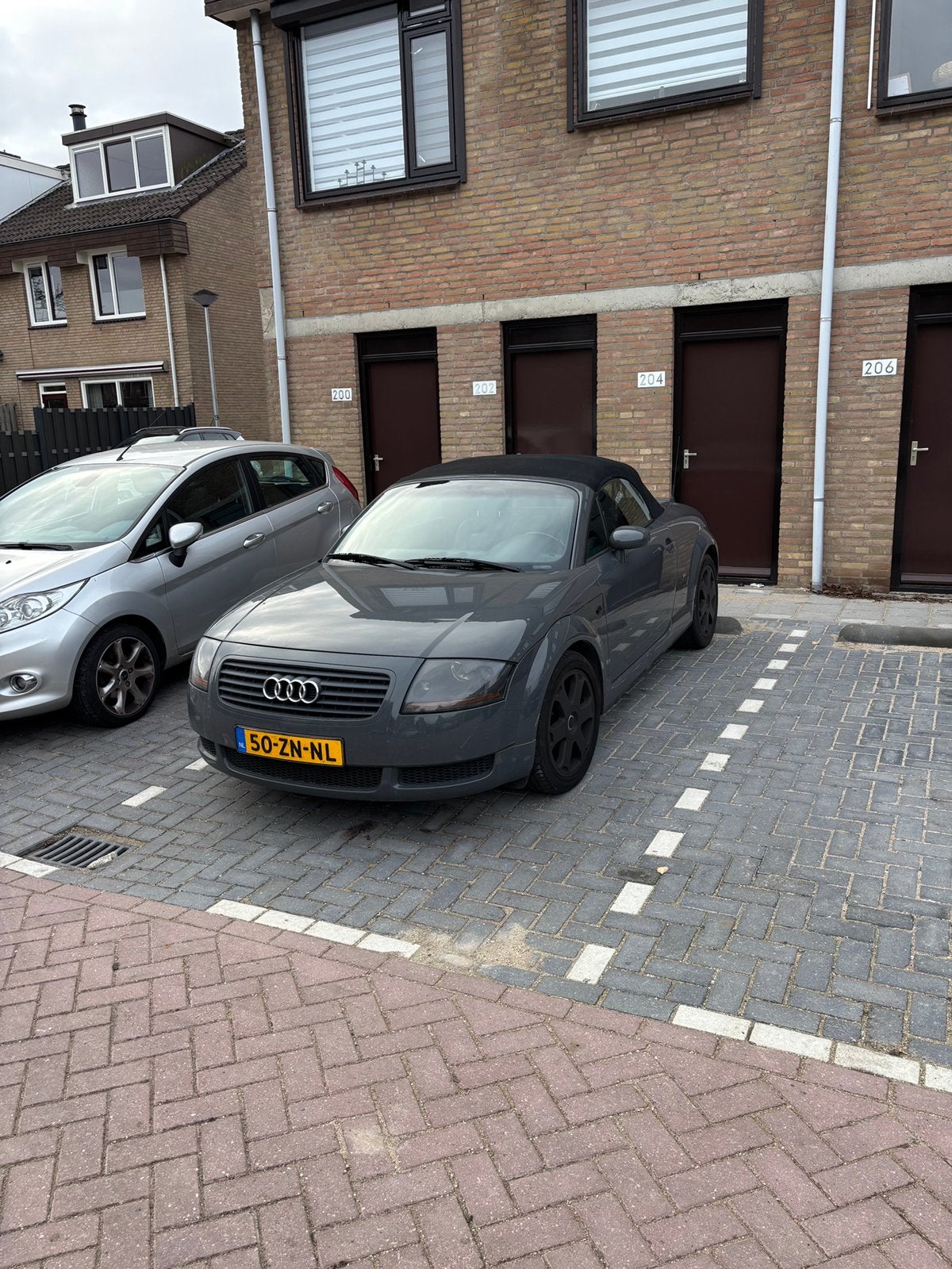 Audi TT Roadster Cabrio 1.8L V6 Twin Turbo, Auto's, Audi, Voorwielaandrijving, Zwart, Cabriolet, Stoelverwarming