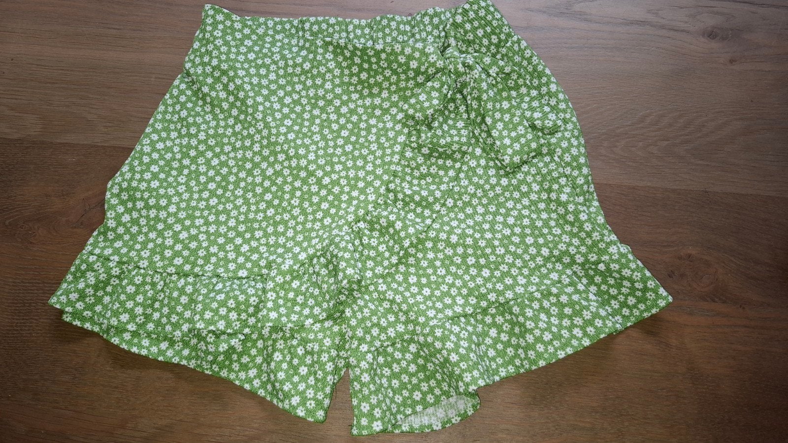 Groen bloemenprint skort met ruches - Costes Basic XS, Ophalen of Verzenden, Zo goed als nieuw, Costes, Maat 34 (XS) of kleiner