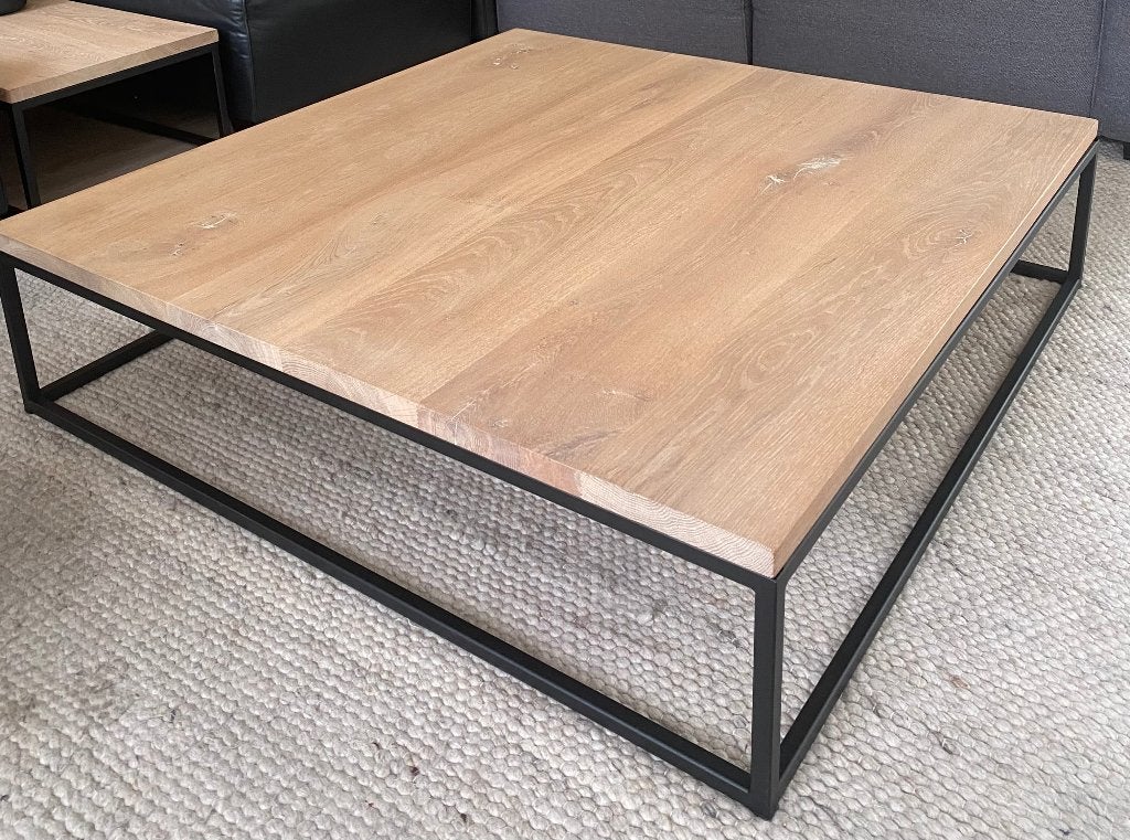 Grote salontafel eikenhout met zwart metaal, Ophalen, Vierkant, Zo goed als nieuw, Modern