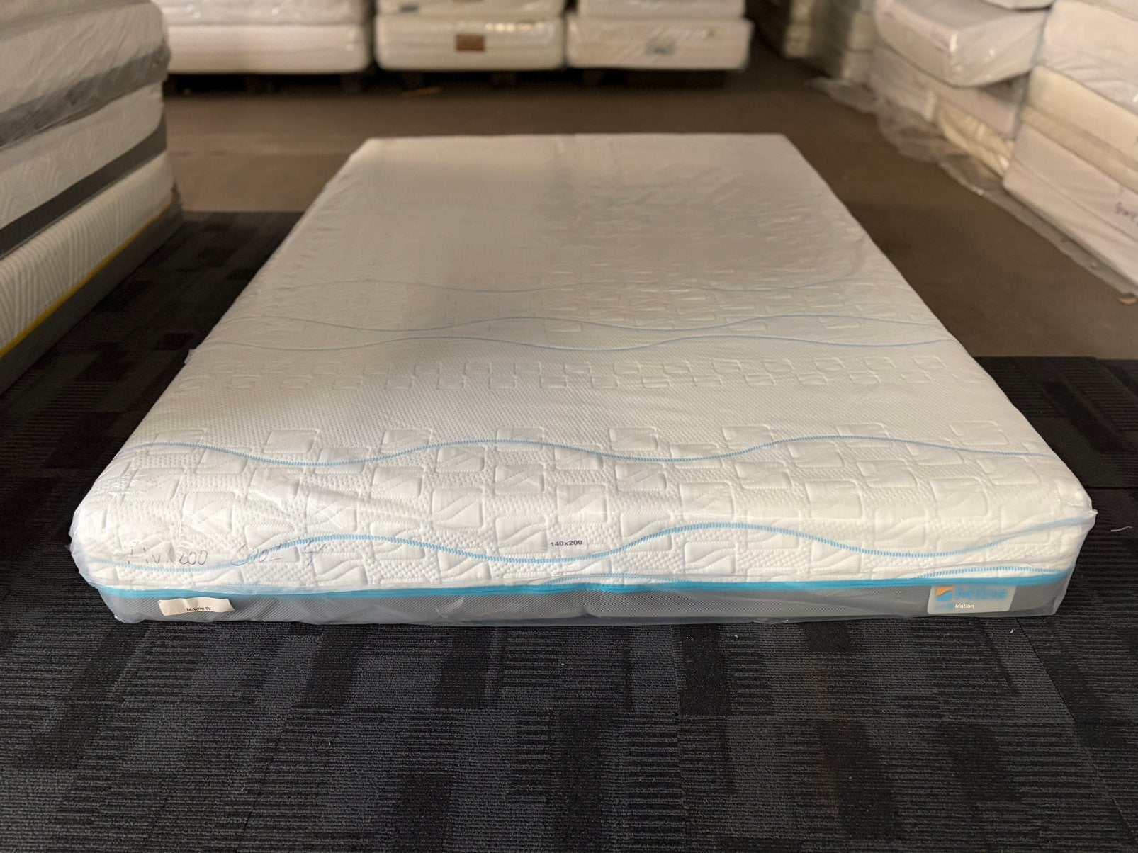 M-Line Coolmotion Hybrid 4 (140x200) art.115, Ophalen of Verzenden, Zo goed als nieuw, Tweepersoons, 180 cm