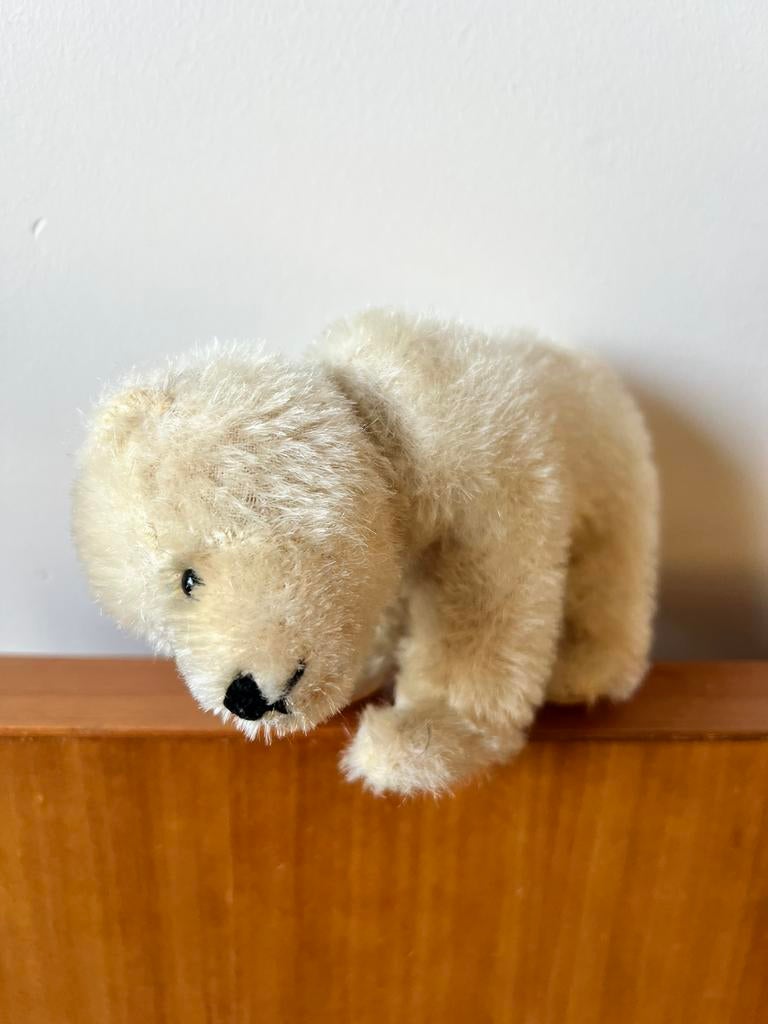 Kleine ijsbeer - vintage, Verzamelen, Ophalen of Verzenden, Gebruikt, Stoffen beer, Overige merken