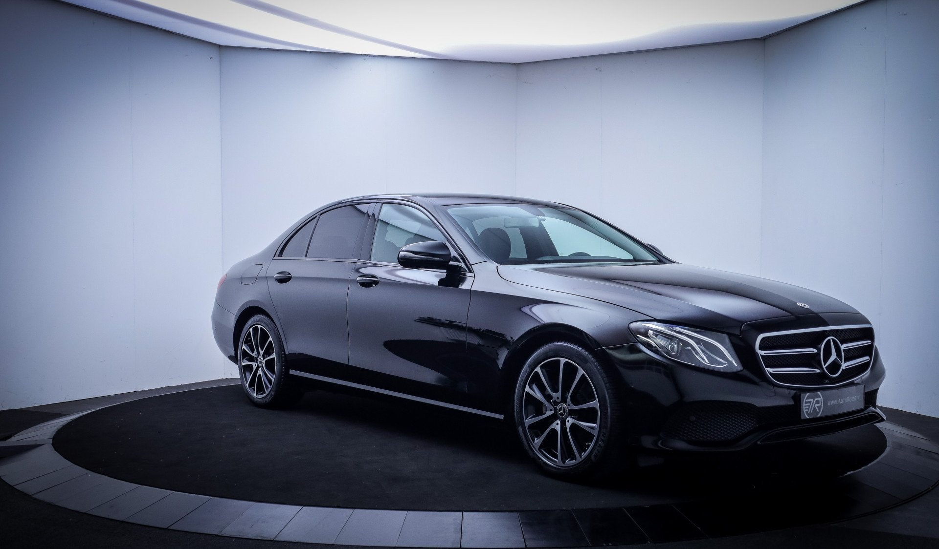 Mercedes-Benz E-Klasse 200 9G-Tr. AVANTGARDE FULL LED | CAME, Auto's, Gebruikt, Zwart, 4 cilinders, Zwart