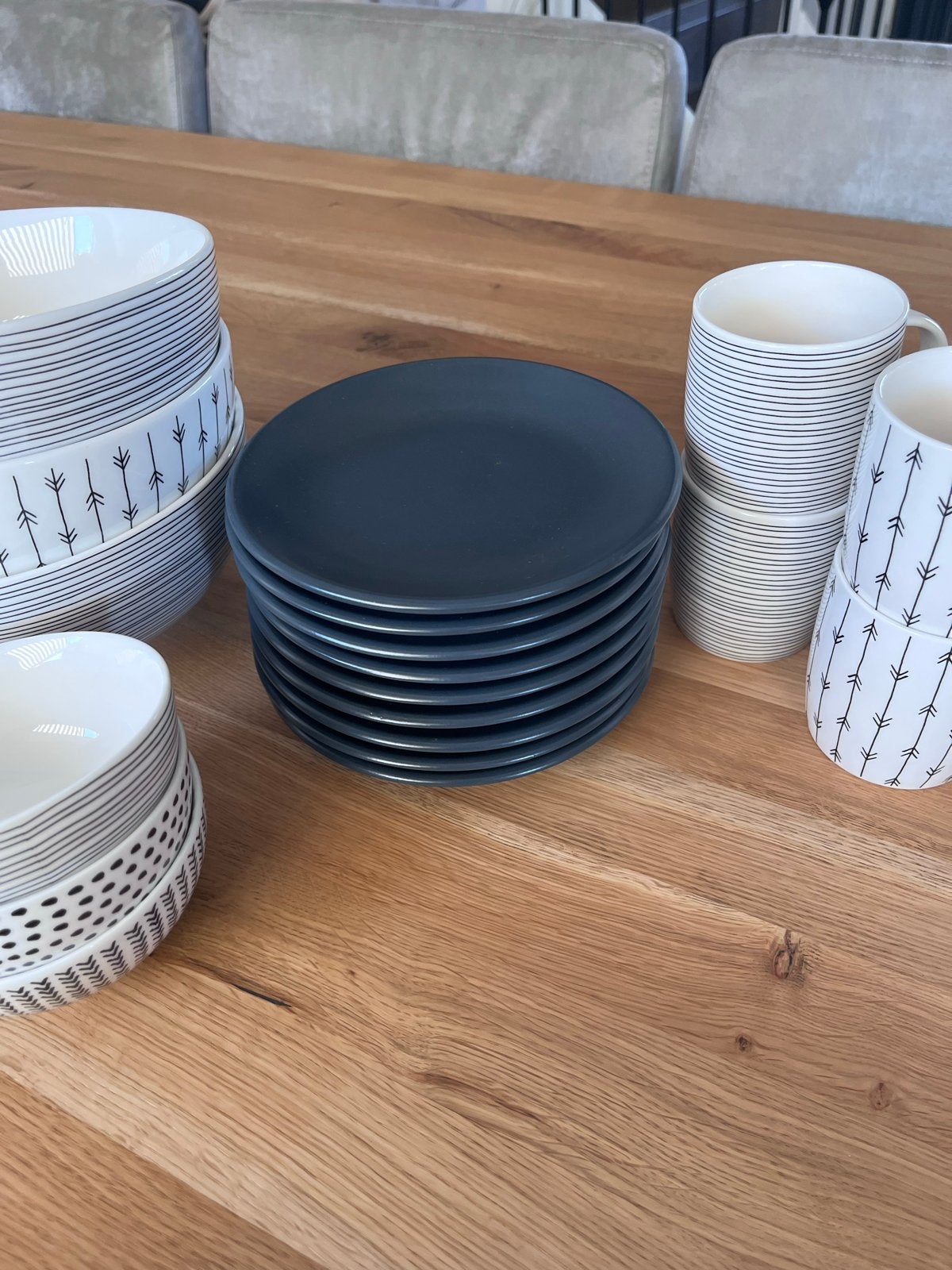Gebaksbordjes HEMA - Set van 9 donkergrijze bordjes, Hema, Keramiek, Ophalen of Verzenden, Zo goed als nieuw