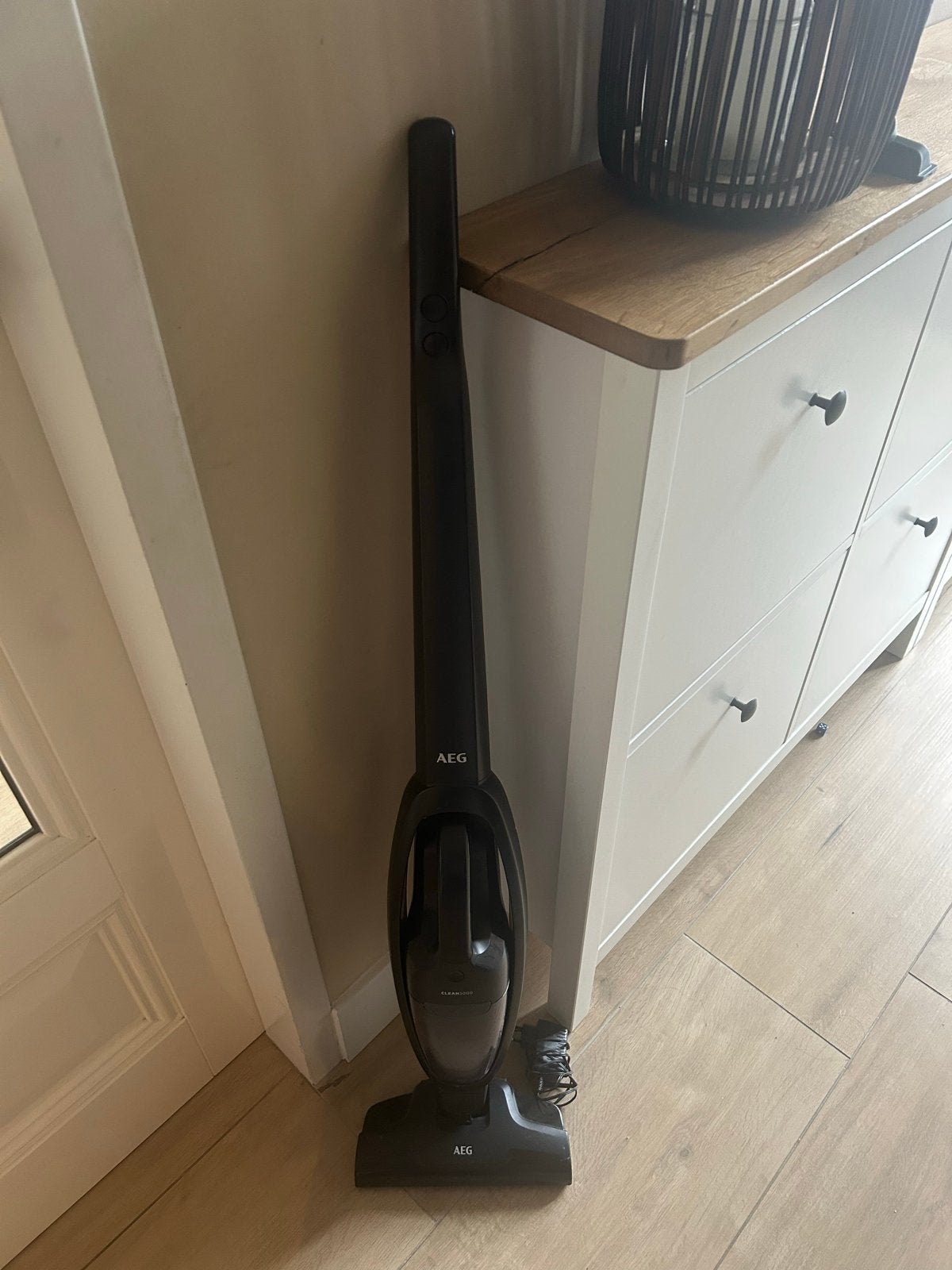 AEG Clean 3000 Steelstofzuiger - Draadloos en Krachtig, Gebruikt, Draadloos, Ophalen of Verzenden, Reservoir