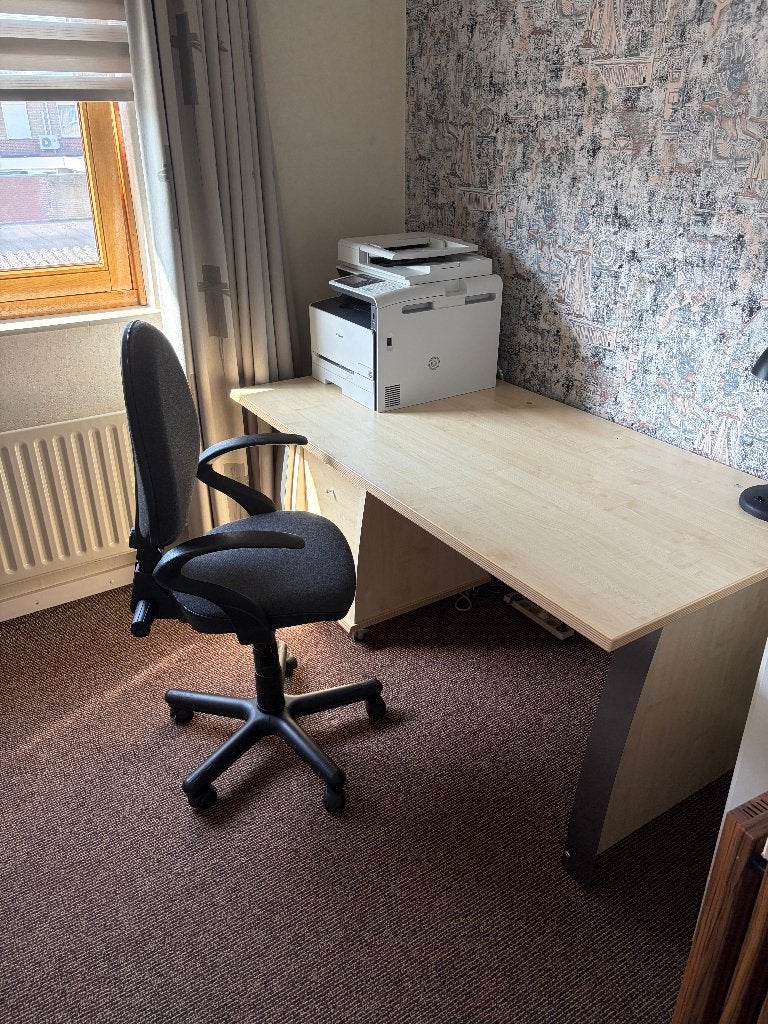 Bureau met stoel, Ophalen, Hout, Bruin, Zo goed als nieuw