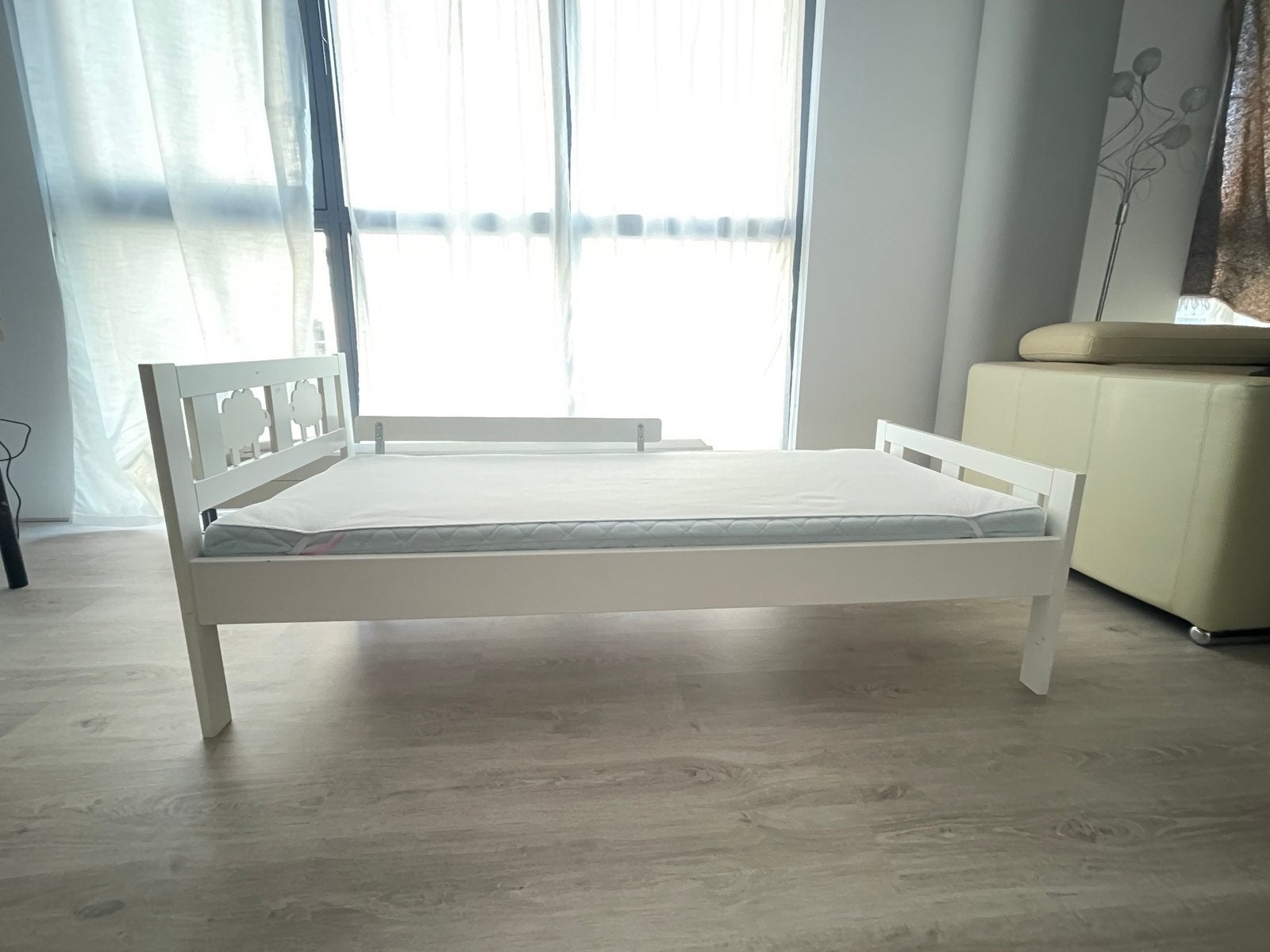 IKEA kinderbed wit 70x160, matras, beschermer en hoeslakens, Ophalen, Gebruikt, Wit, 190 cm of minder