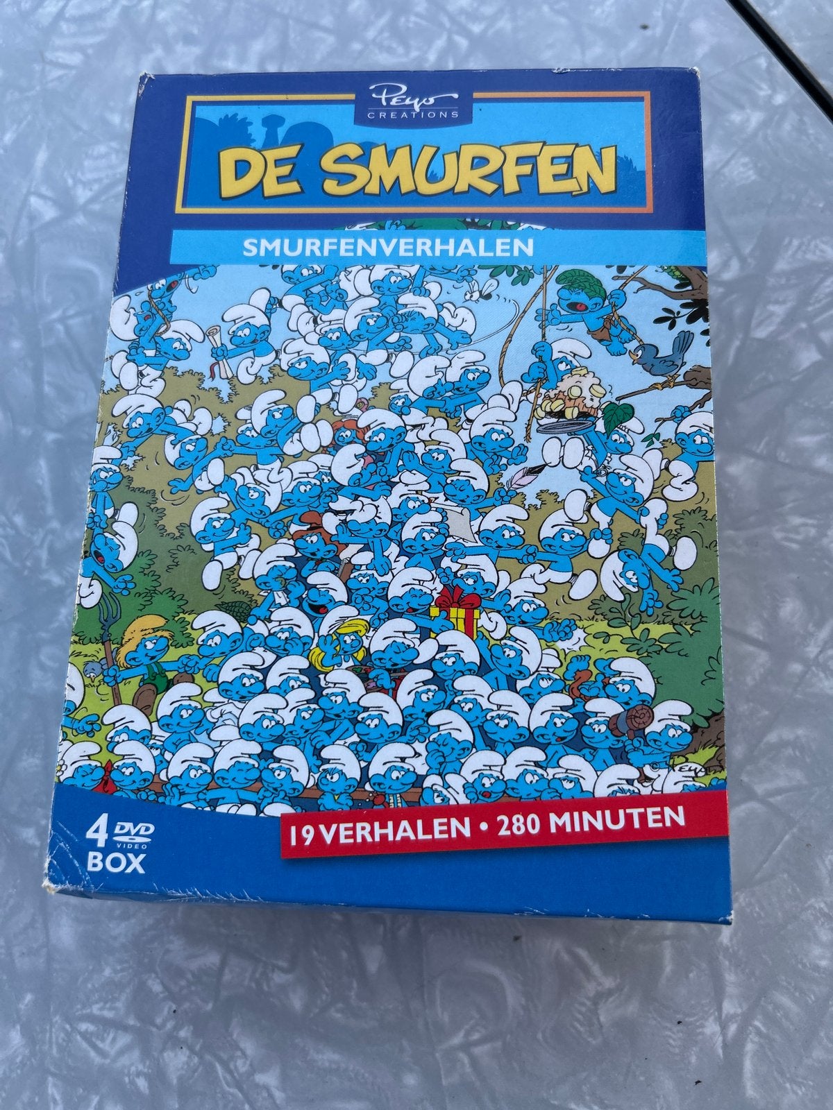 De Smurfen DVD Box - 4 DVD's, 19 Verhalen, 280 Minuten, Europees, Gebruikt, Tekenfilm, Verzenden