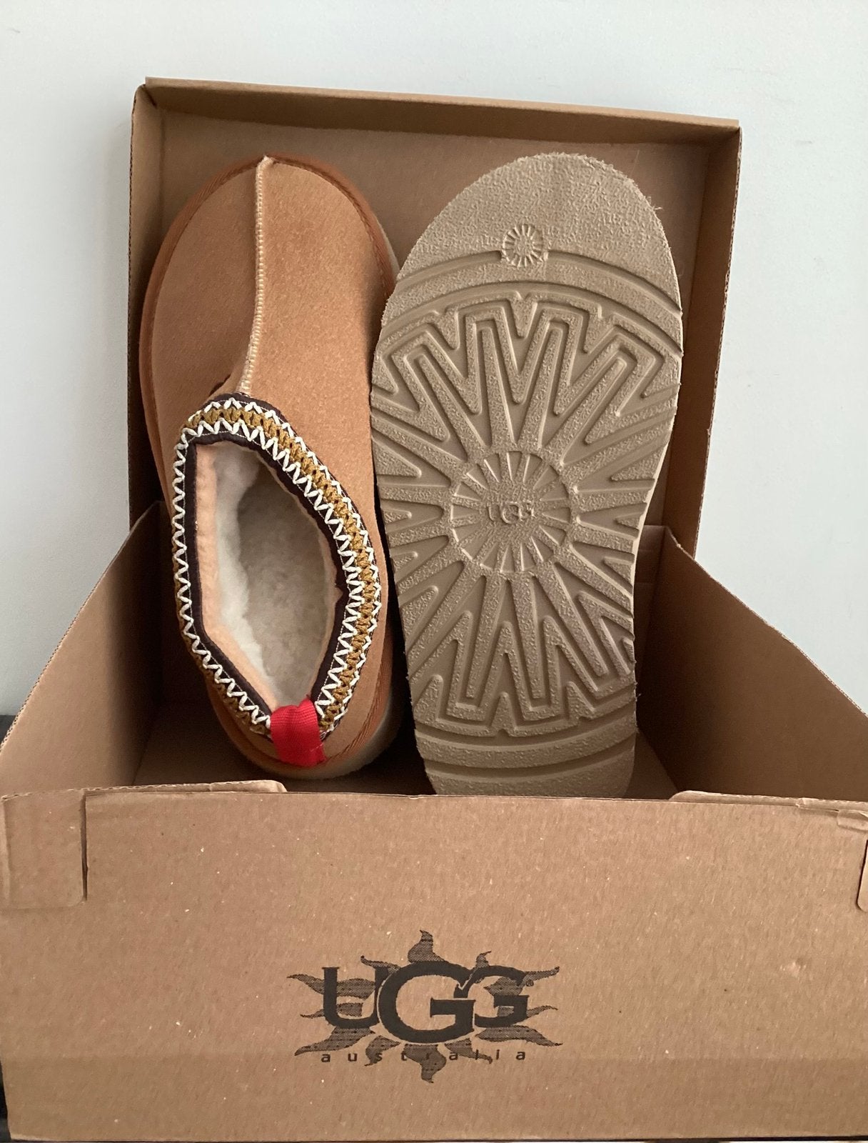UGG Australia TAZZ Original slippers, Ophalen of Verzenden, Zo goed als nieuw
