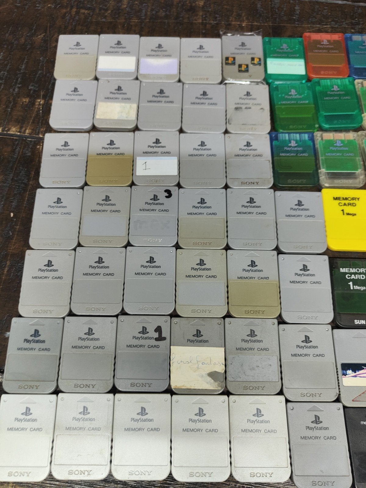 PS1 geheugenkaarten memory cards, Spelcomputers en Games, Avontuur en Actie, Gebruikt, 1 speler, Niet van toepassing
