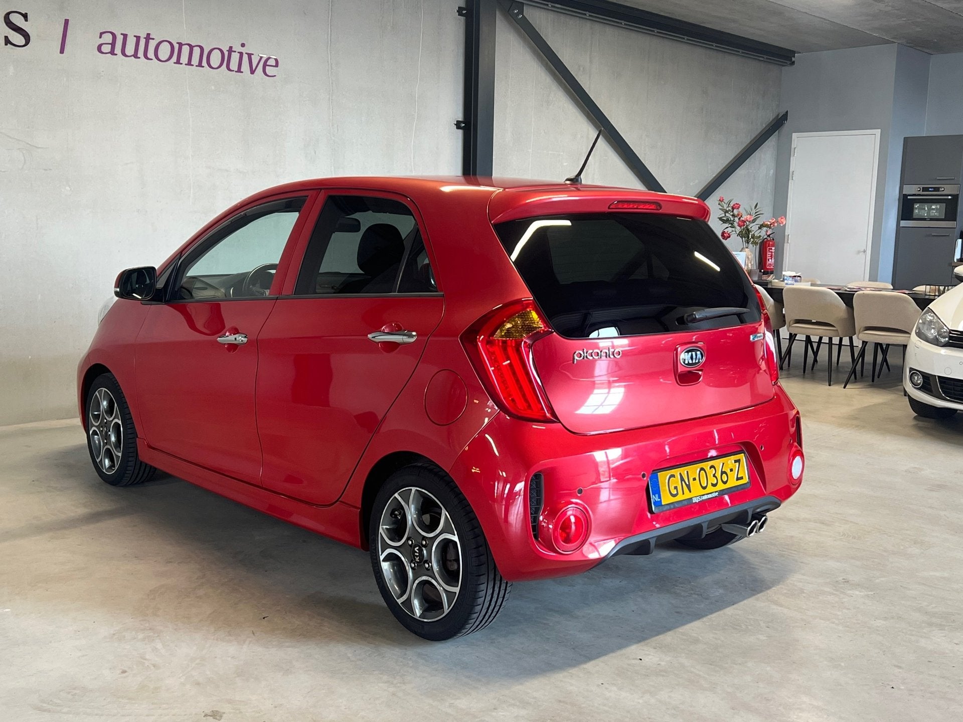 Kia Picanto 1.2 CVVT SportsLine - Cruise C - PDC - Stoelverw, Voorwielaandrijving, Stof, Gebruikt, Zwart
