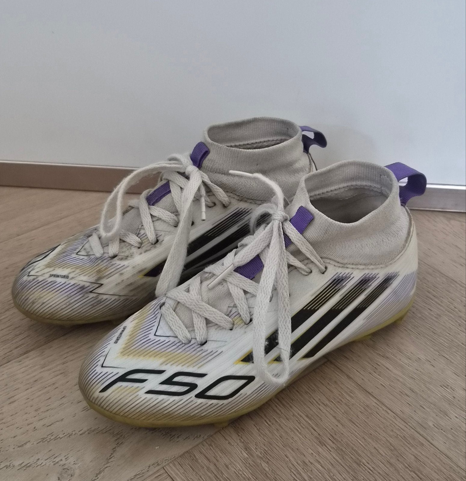 Adidas F50 League Mid Kinder Voetbalschoenen maat 33, Sport en Fitness, Voetbal, Maat XS of kleiner, Ophalen of Verzenden, Schoenen