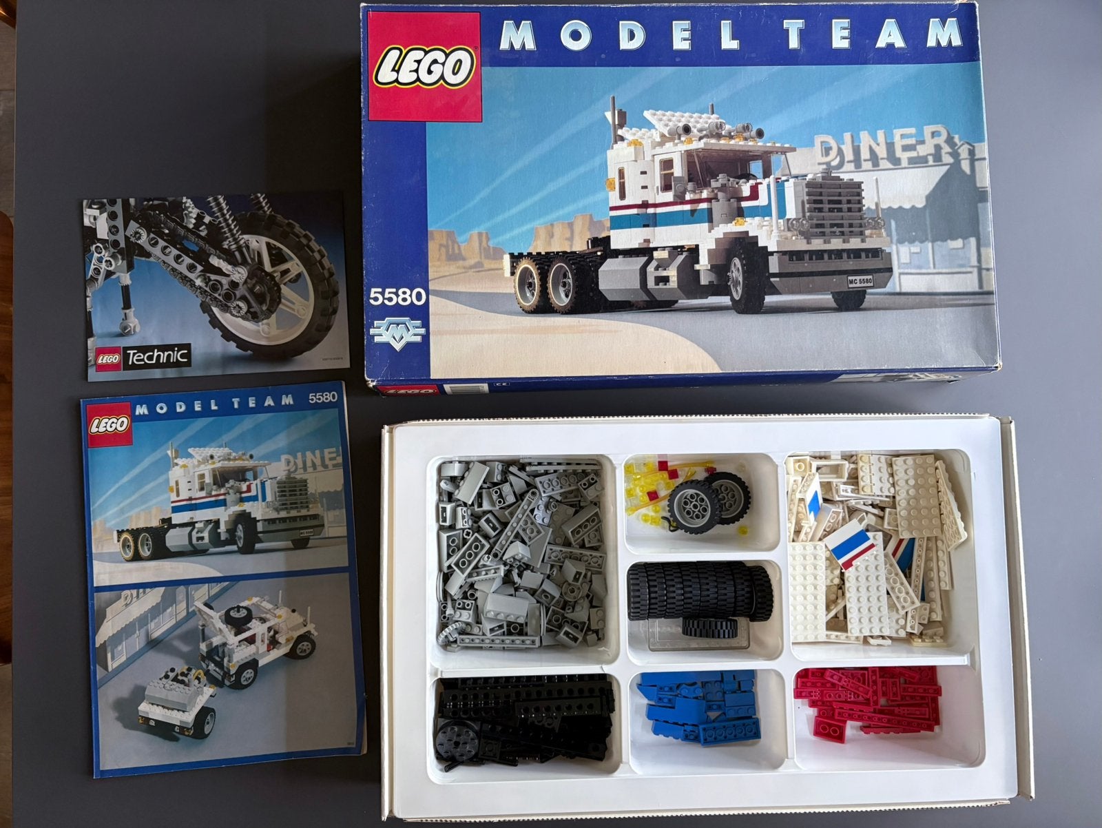 Lego 5580 Modelteam Highway Rig, compleet in doos, Gebruikt, Overige thema's, Lego, Ophalen of Verzenden