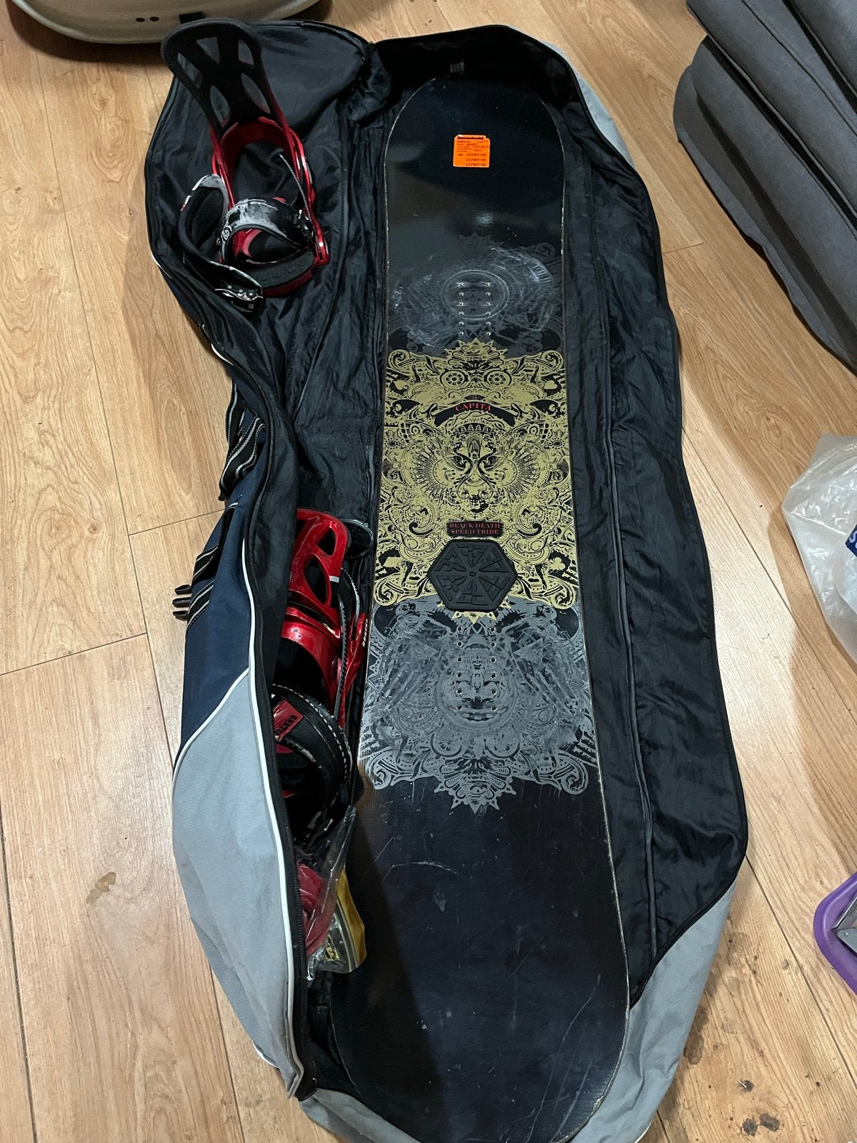 Snowboard set: Capita Horrorscope 153cm met Burton bindingen, Sport en Fitness, Ophalen, Gebruikt, Board