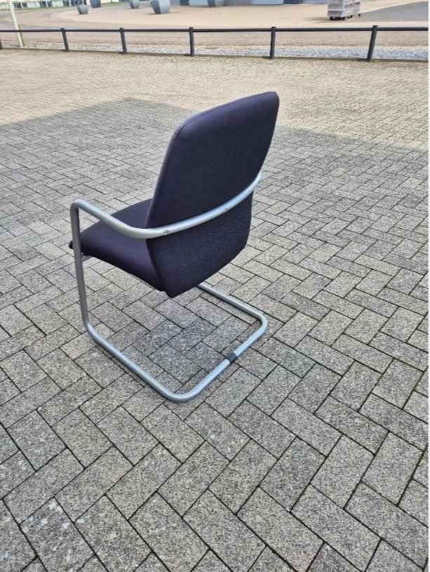 Stevig gebruikte vergaderstoel te koop - € 15,- per stuk., Ophalen, Overige materialen, Gebruikt, Overige kleuren