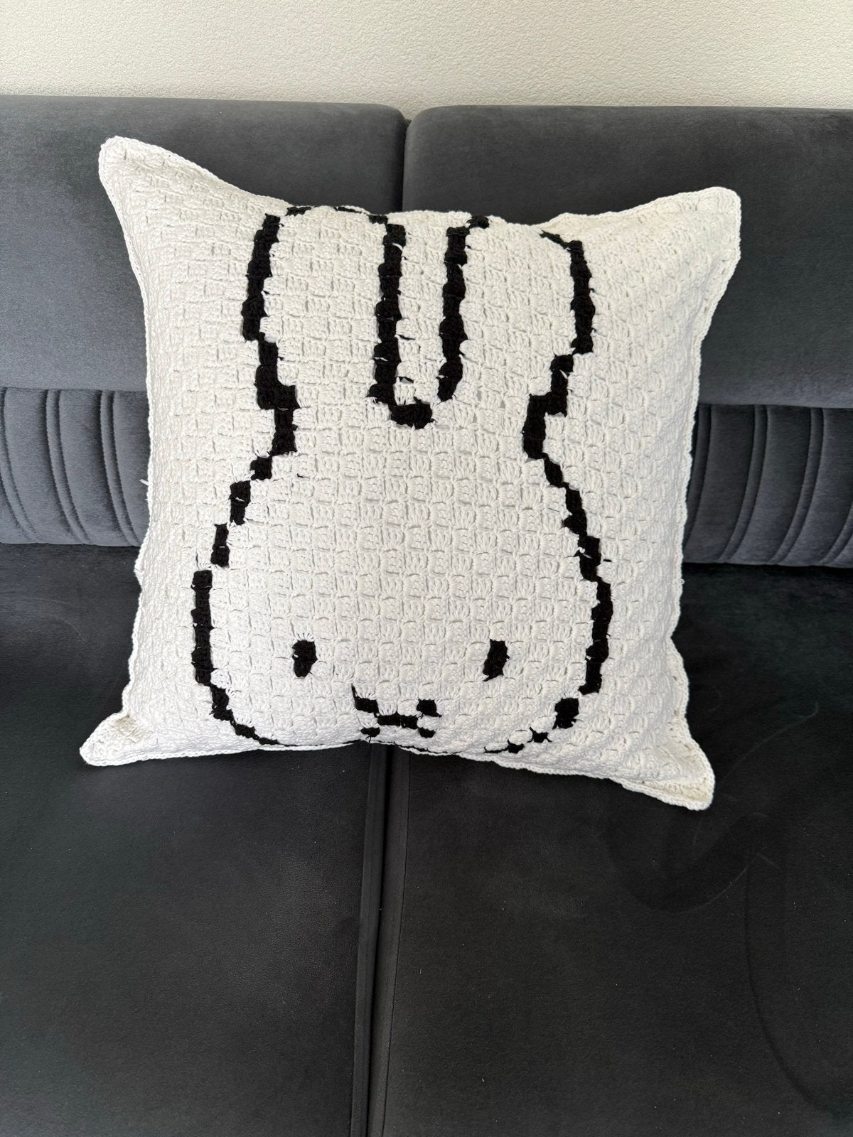 Uniek Handgemaakt Nijntje Kussen 60x60 cm, Huis en Inrichting, Woonaccessoires | Kussens, Ophalen, Nieuw, Wit, Vierkant