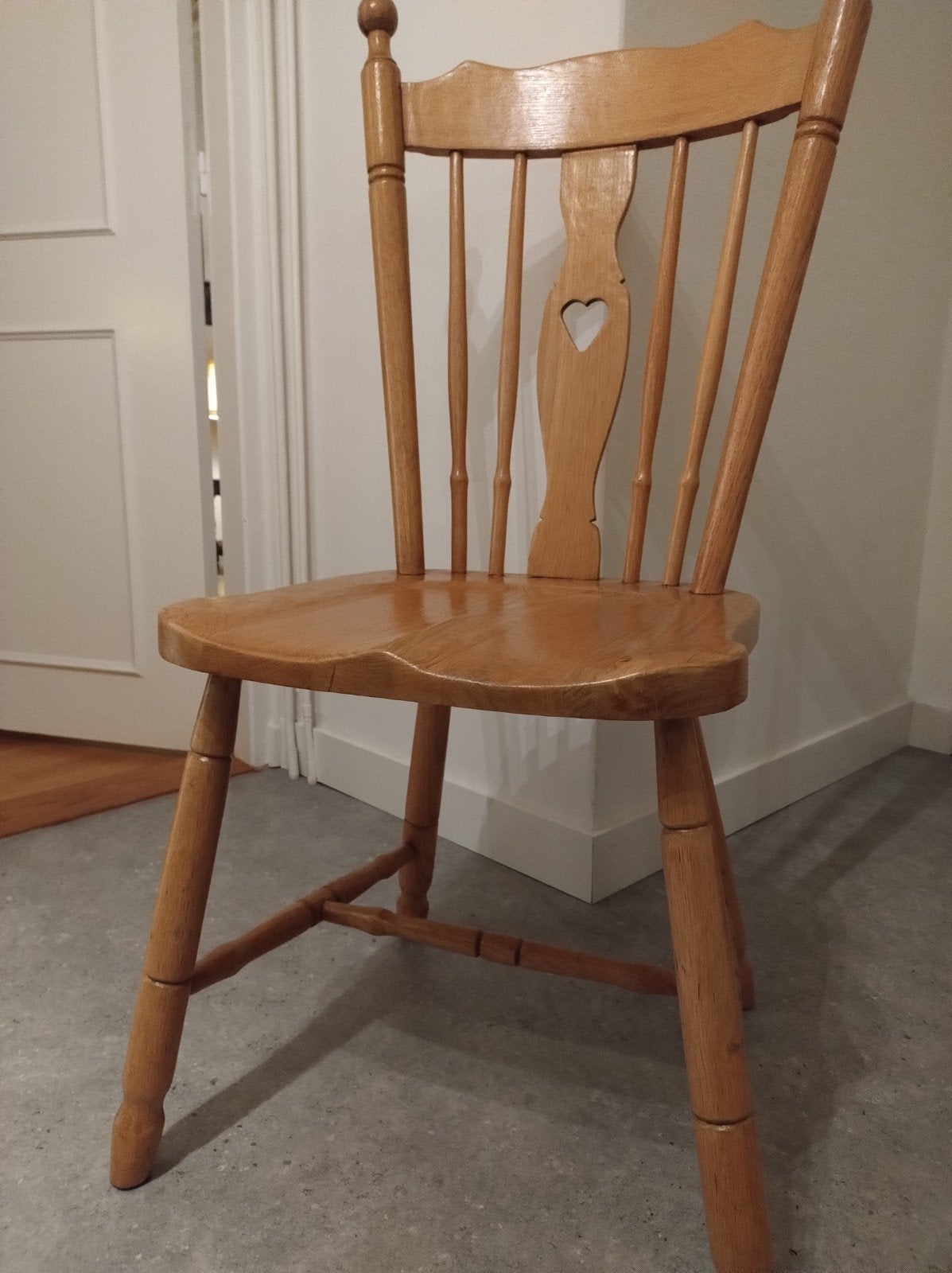 vintage eetkamerstoelen, windsorstoelen, Huis en Inrichting, Ophalen, Zo goed als nieuw, Hout, Drie