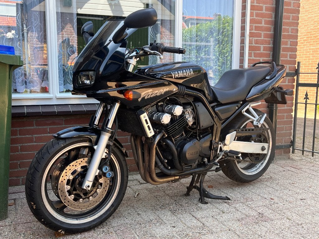 Yamaha Fazer.         33000 plus km, Sportuitlaat, 4 cilinders, Gebruikt, Particulier