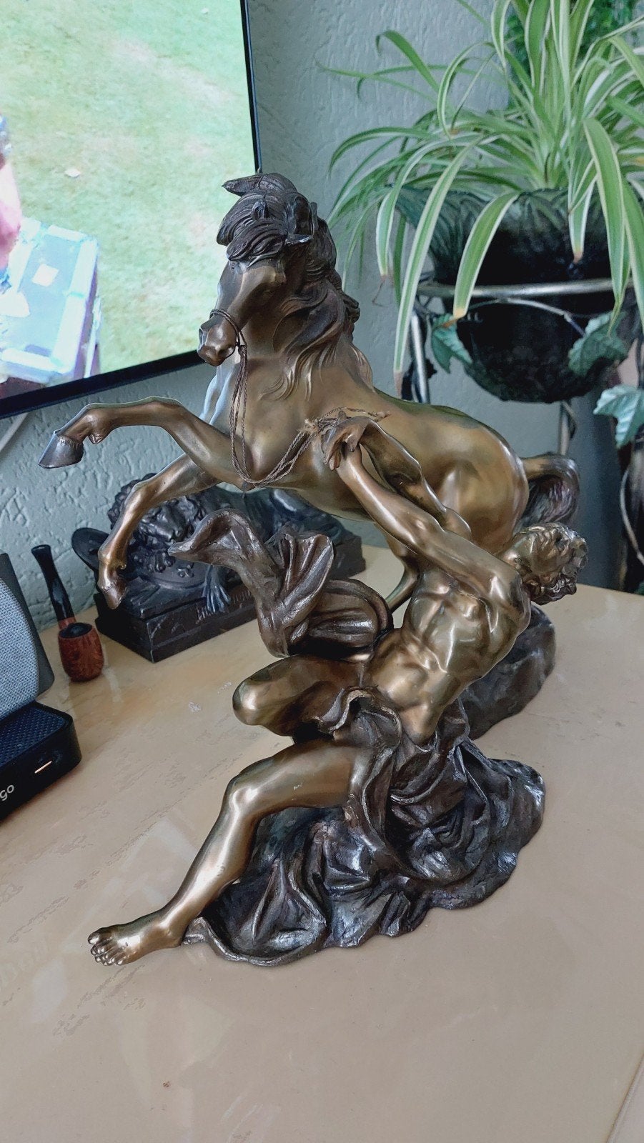 antiek beeld steigerend paard met martelaar, Ophalen