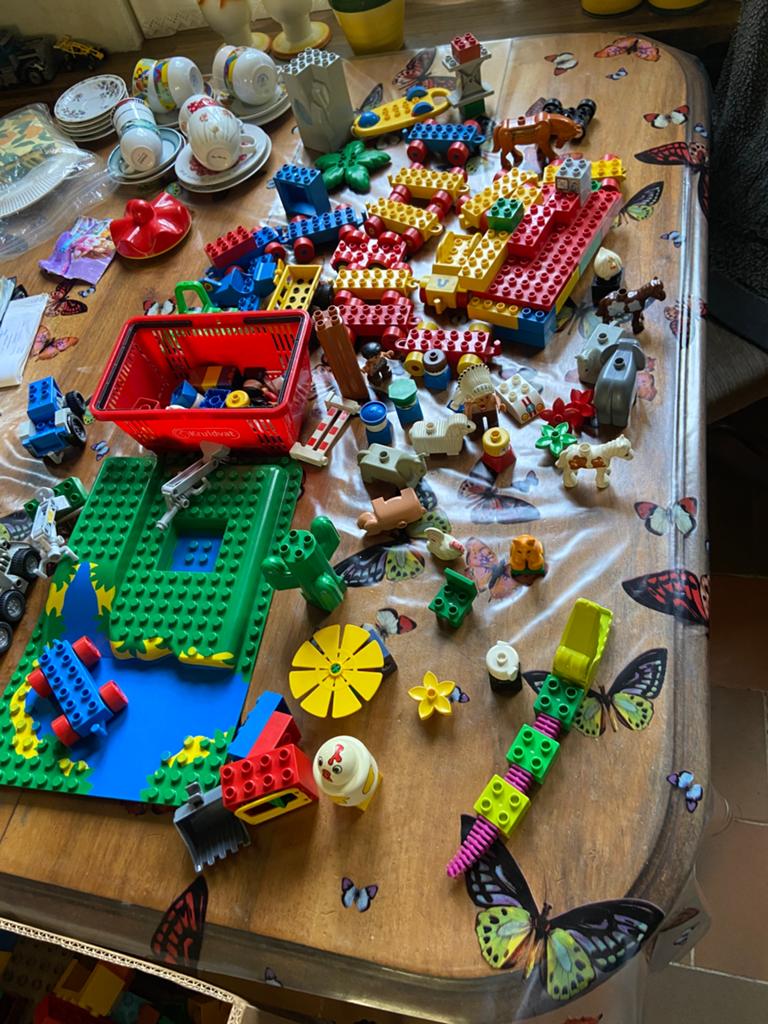 Duplo bananen doos met verl figuurtjes en dieren, Ophalen of Verzenden, Zo goed als nieuw, Duplo
