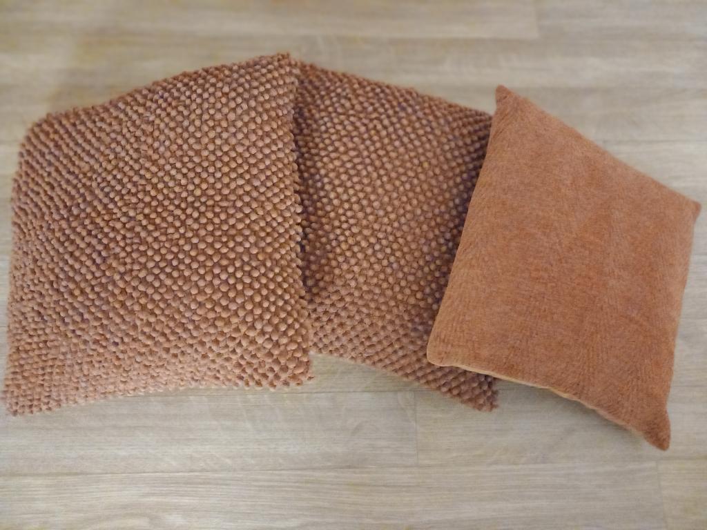 18 vierkanten woonkussens, Huis en Inrichting, Woonaccessoires | Kussens, Zo goed als nieuw, Overige kleuren, Vierkant, Ophalen of Verzenden