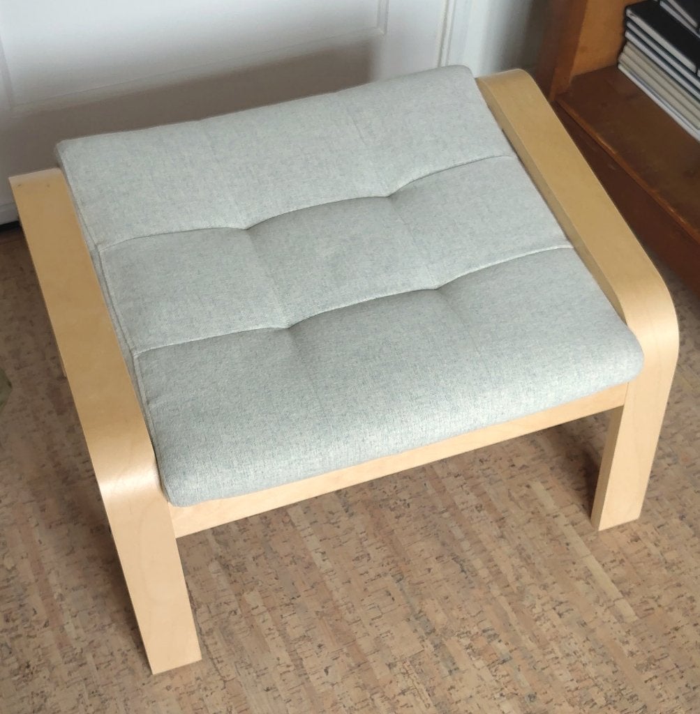 IKEA POÄNG Voetenbank berkenfineer/Gunnared beige, 50 tot 75 cm, Ophalen of Verzenden, Zo goed als nieuw, Rechthoekig