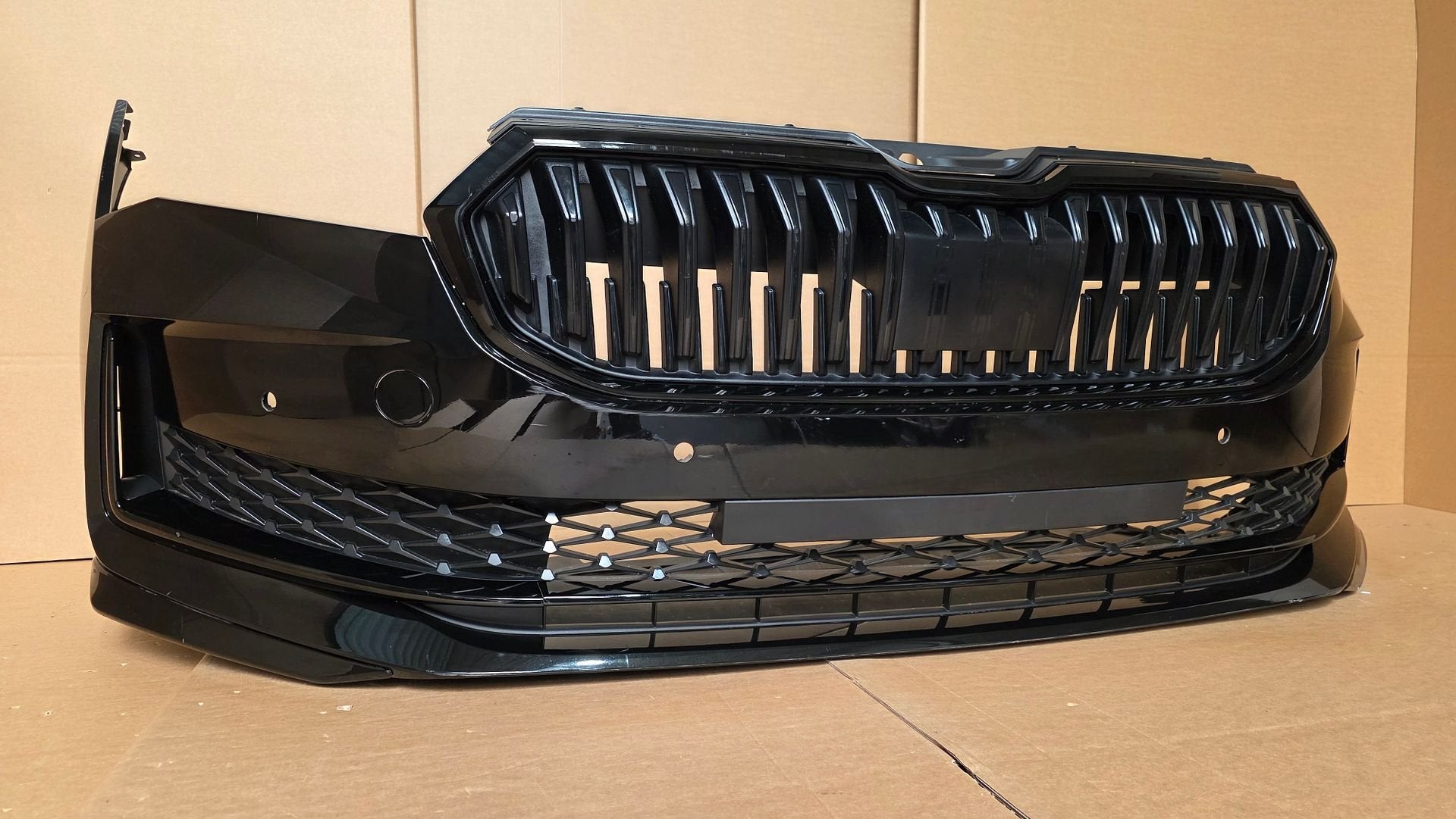 Voorbumper SKODA SUPERB IV B9 SPORTLINE 4xPDC 3P0807221A, Auto-onderdelen, Gebruikt, -, Voor, Ophalen of Verzenden