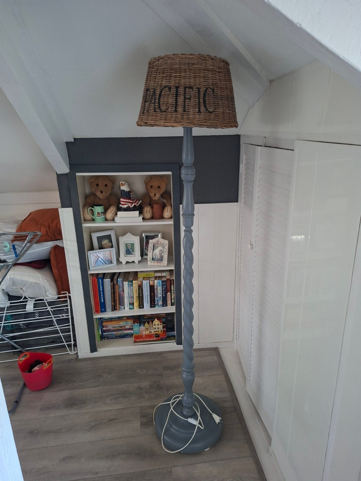 Vloerlamp met rieten kap - 175 cm hoog, Ophalen, Gebruikt, Hout, 150 tot 200 cm