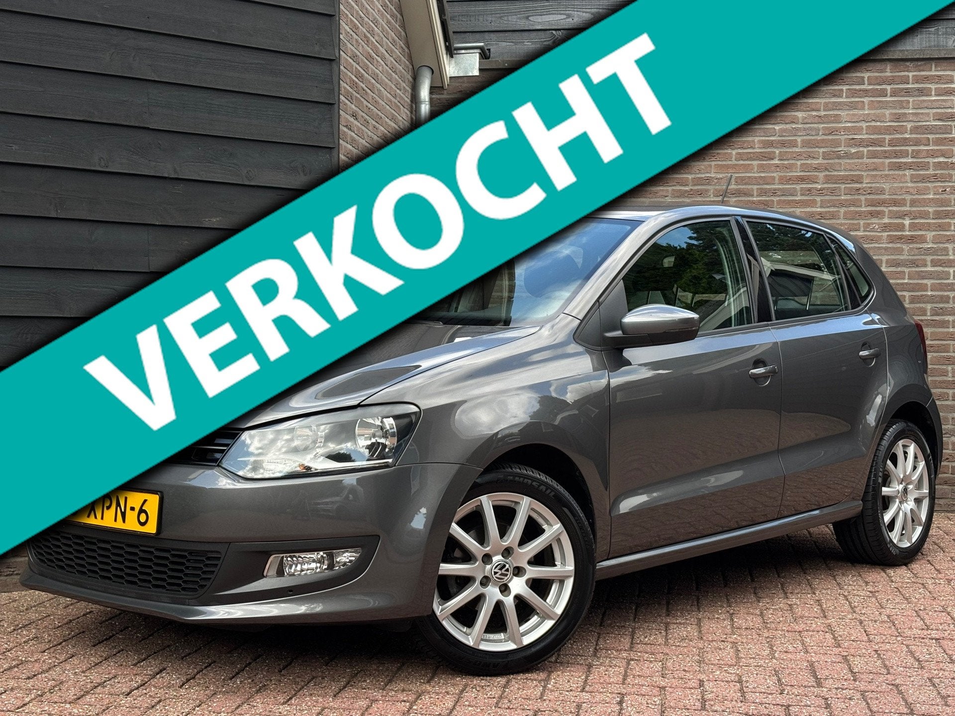 Volkswagen Polo 1.2 TSI BlueMotion Comfort Edition | Airco |, Voorwielaandrijving, Euro 5, Stof, Zwart