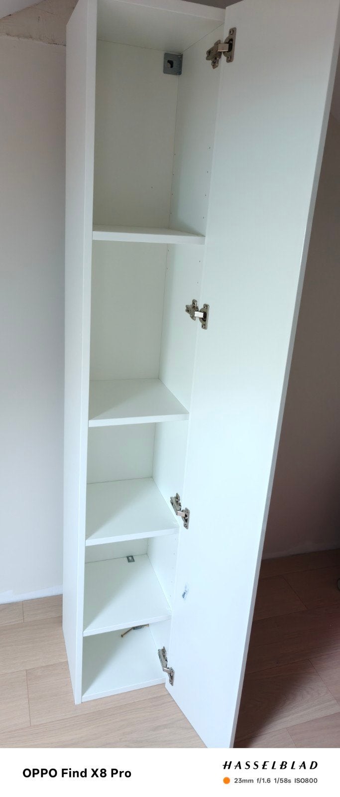 Witte smalle kast met planken, Huis en Inrichting, Ophalen, Zo goed als nieuw