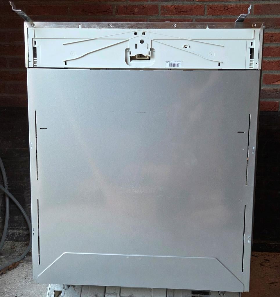Miele inbouw vaatwasser, Ophalen, Inbouw