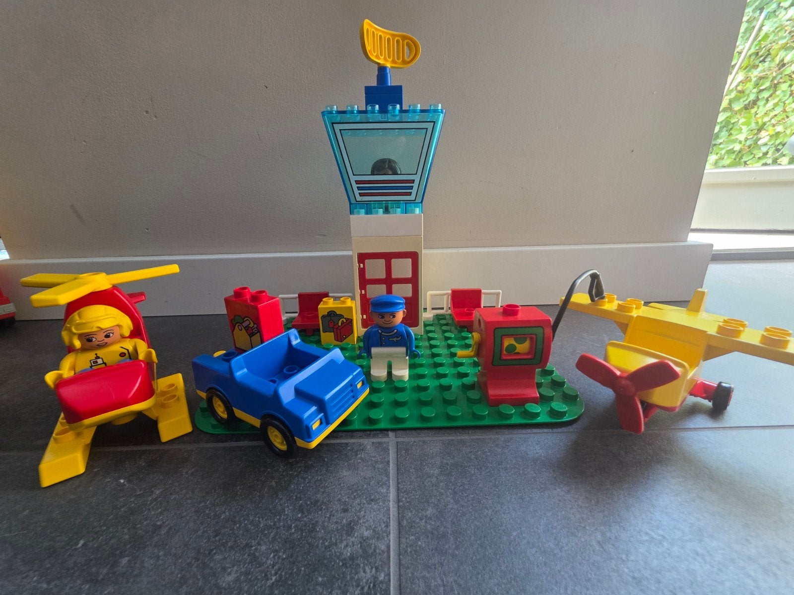 Lego Duplo 2679 Vliegveld - Complete set zonder doos, Overige thema's, Ophalen of Verzenden, Zo goed als nieuw, Duplo
