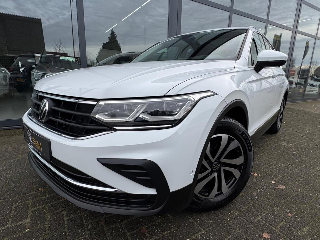 Volkswagen Tiguan 1.5 TSI AST ACTIVE | Pano, Auto's, 4 cilinders, 150 pk, Bedrijf, SUV of Terreinwagen