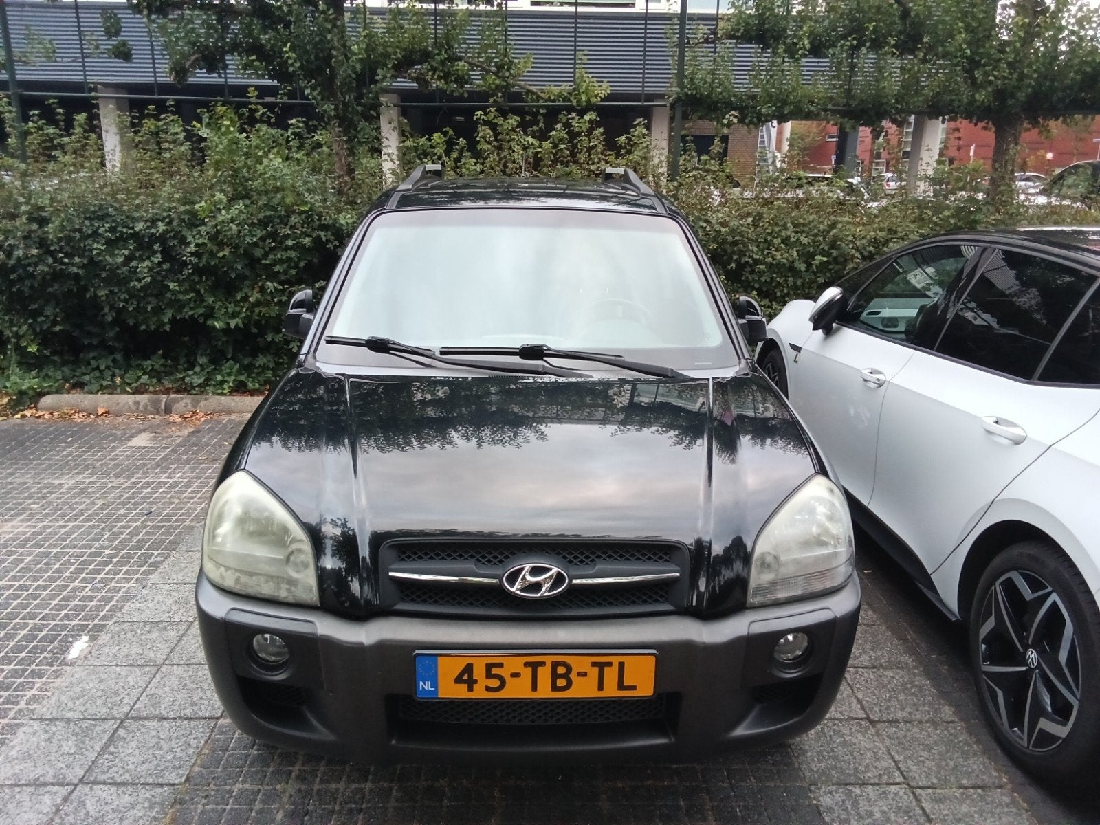 Hyundai Tucson 2.0 I 2WD 2006 Zwart, Auto's, 4 cilinders, Zwart, 75 €/maand, Handgeschakeld