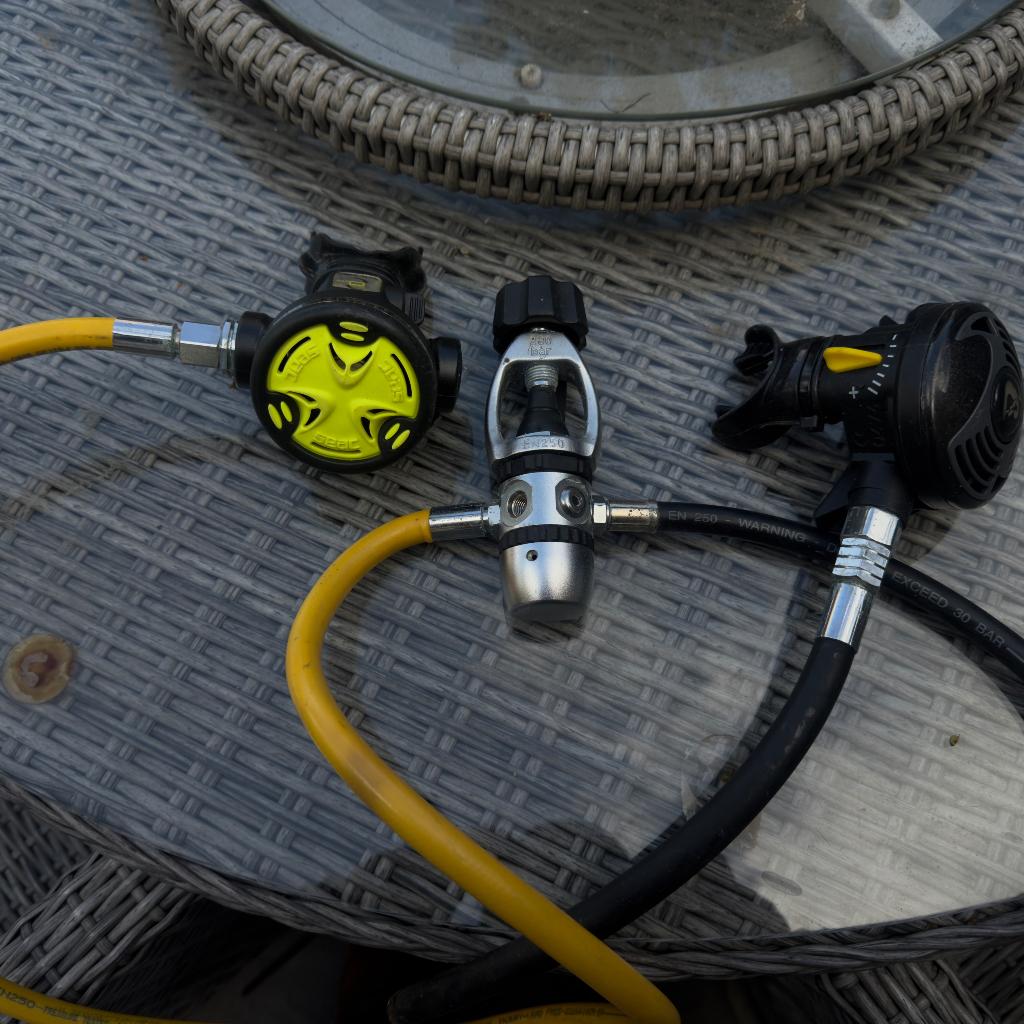 Adem automaat ,loodgordel dui, duikcomputer suunto,, Watersport en Boten, Ophalen, Gebruikt, Duikcomputer