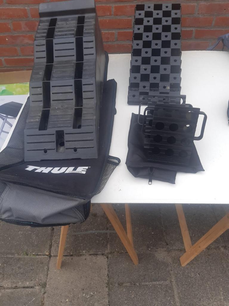 Oprijblokken voor camper of caravan - Thule, Caravans en Kamperen, Camper-accessoires, Ophalen of Verzenden, Gebruikt